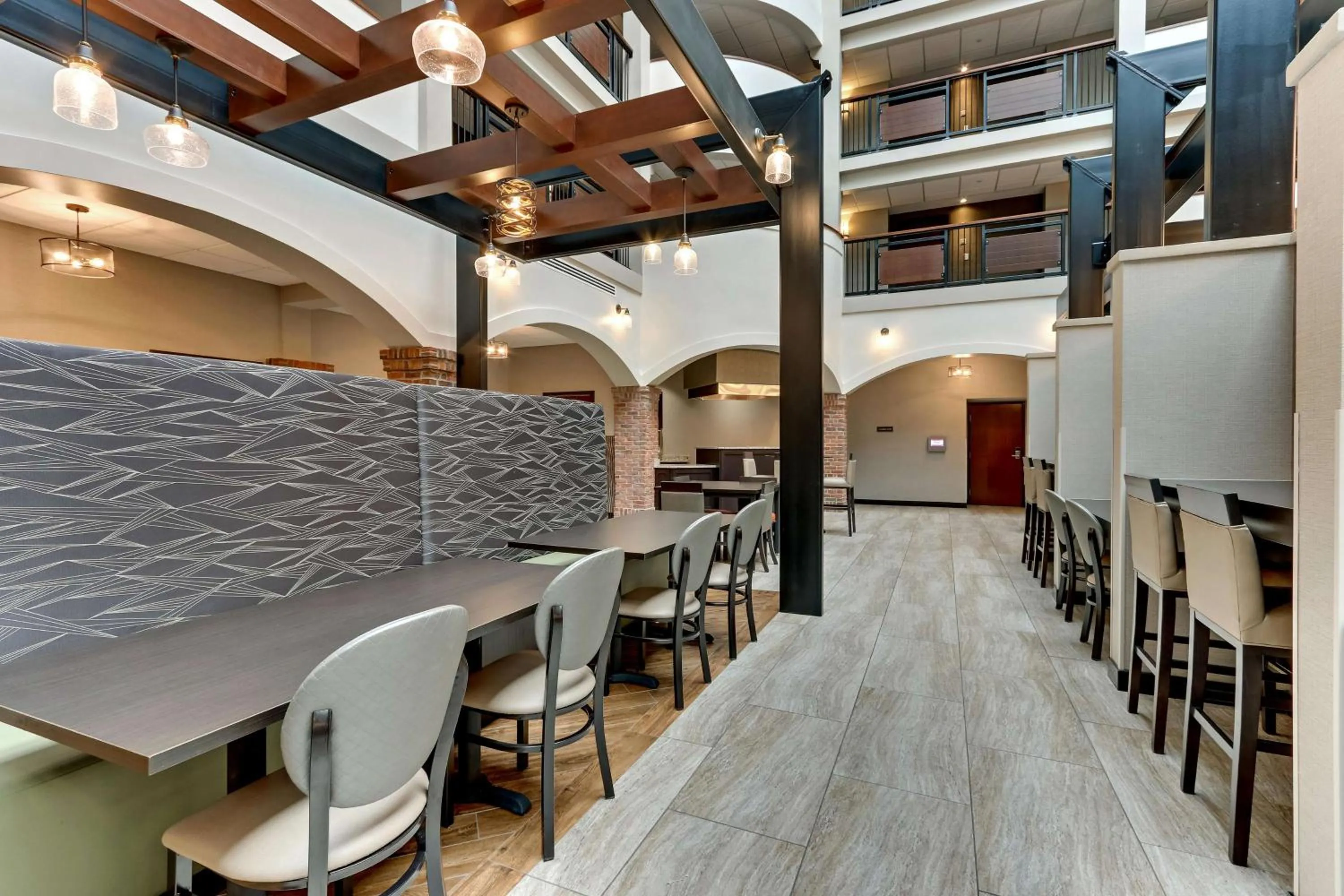 Restaurant/places to eat in Drury Plaza Hotel St. Paul Downtown