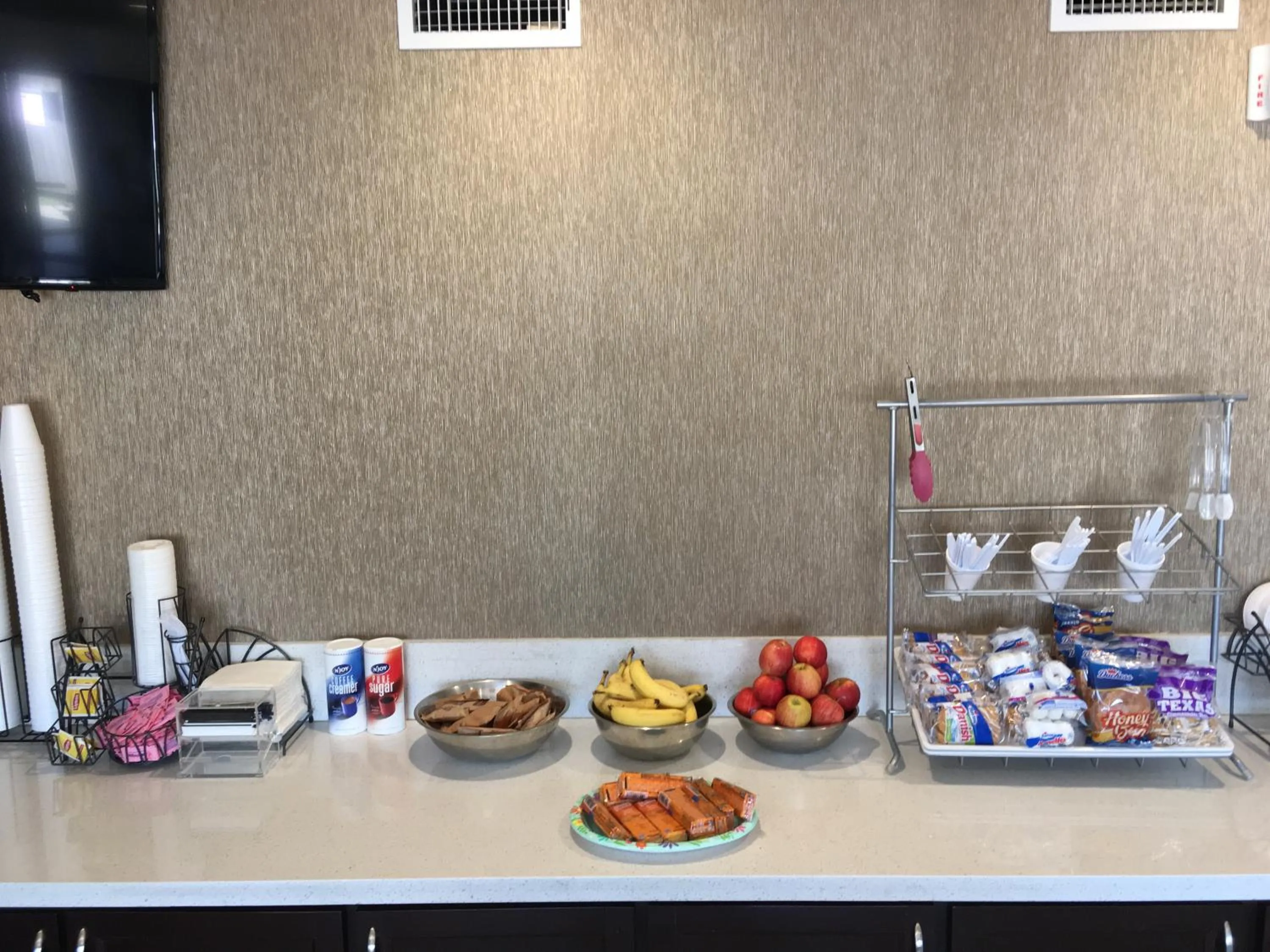 Continental breakfast in Americas Best Value Inn-Near NRG Park/Medical Center