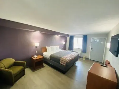 King Room - Non-Smoking in Executive Inn King Room - Non-Smoking in Executive Inn