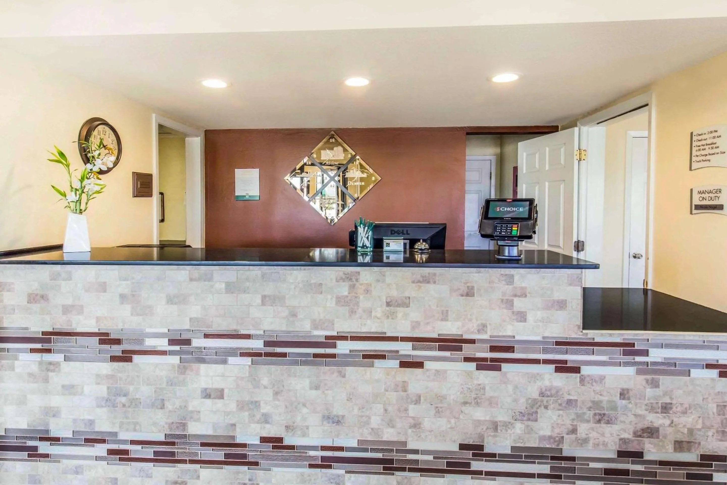 Lobby or reception in Quality Inn & Suites
