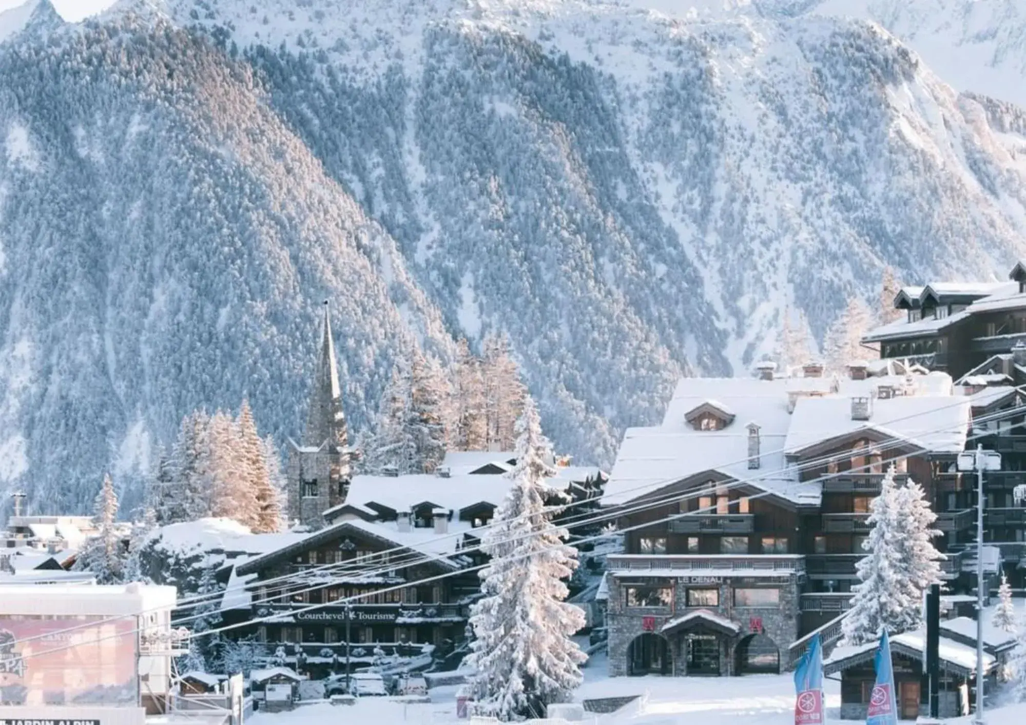 View (from property/room) in Ecrin Blanc Resort Courchevel - Aquapark View (from property/room) in Ecrin Blanc Resort Courchevel - Aquapark