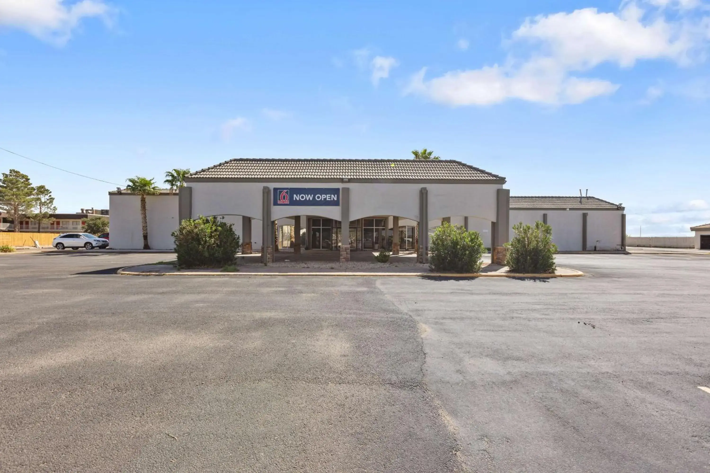 Property building in Motel 6 Pecos TX Property building in Motel 6 Pecos TX