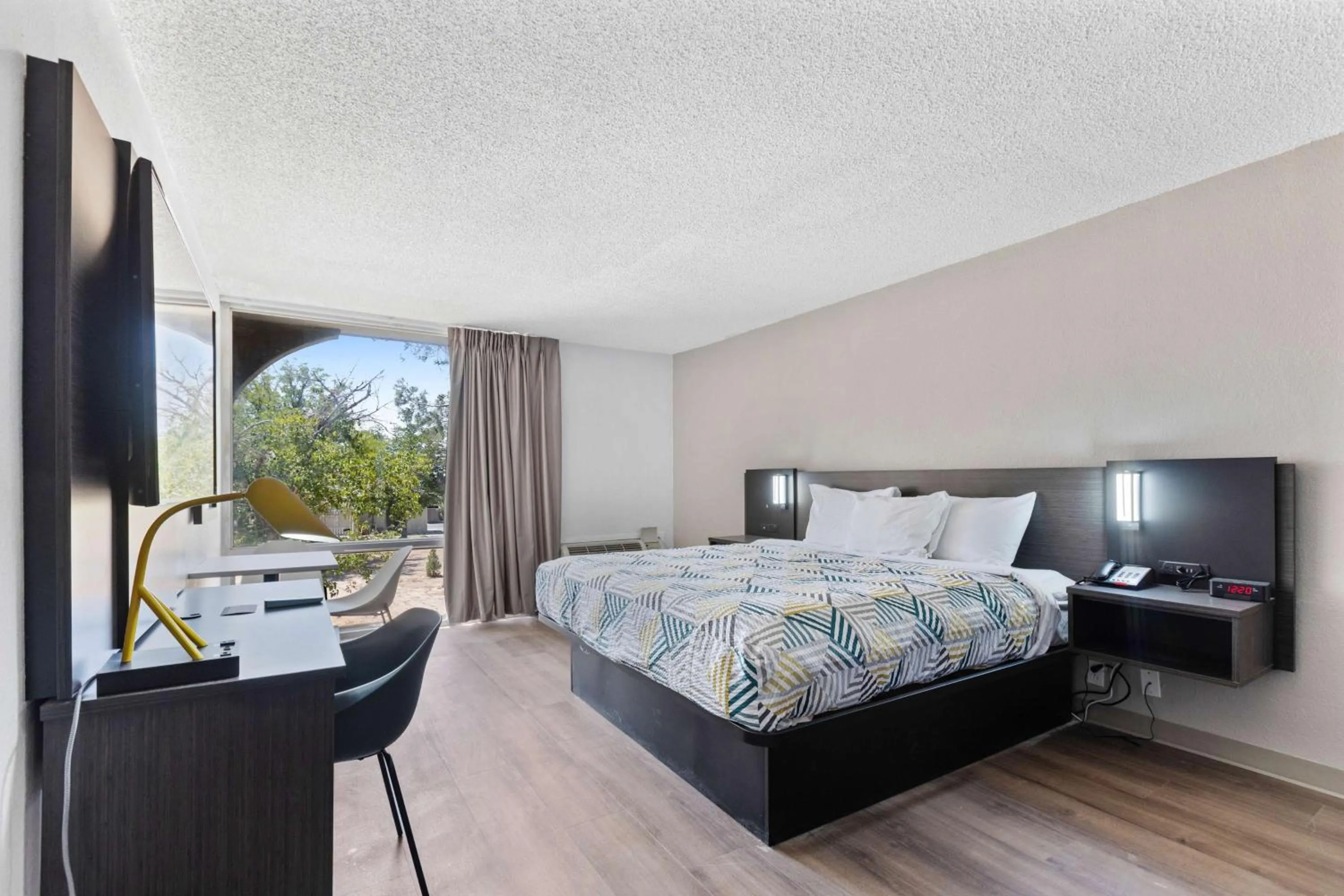 Bedroom, Bed in Motel 6 Pecos TX