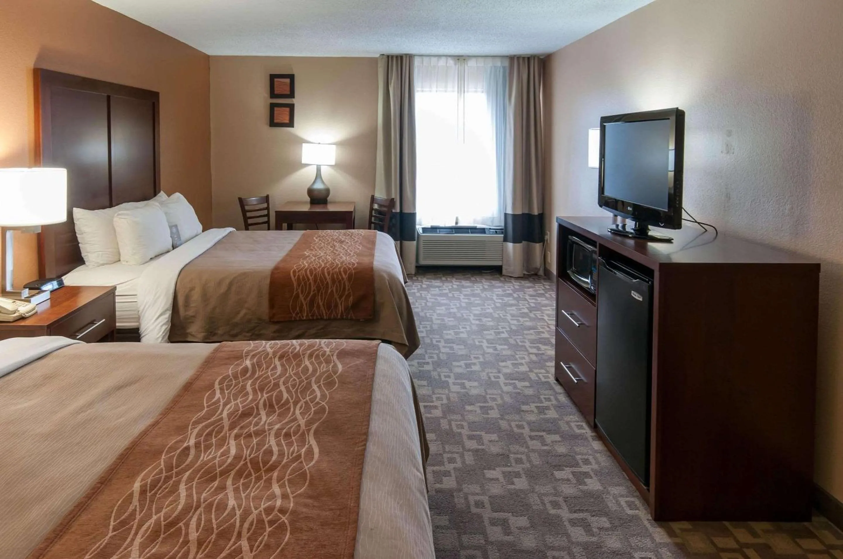Photo of the whole room, Bed in Comfort Inn North Conroe