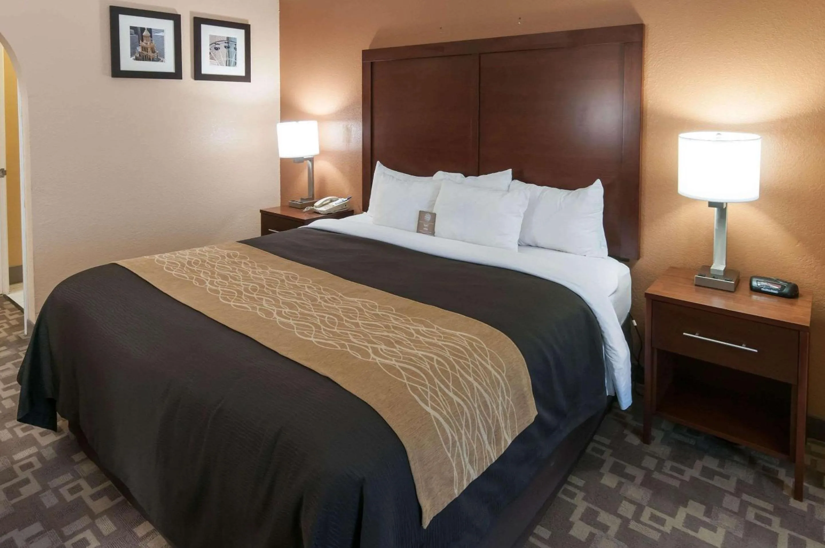 Photo of the whole room, Bed in Comfort Inn North Conroe