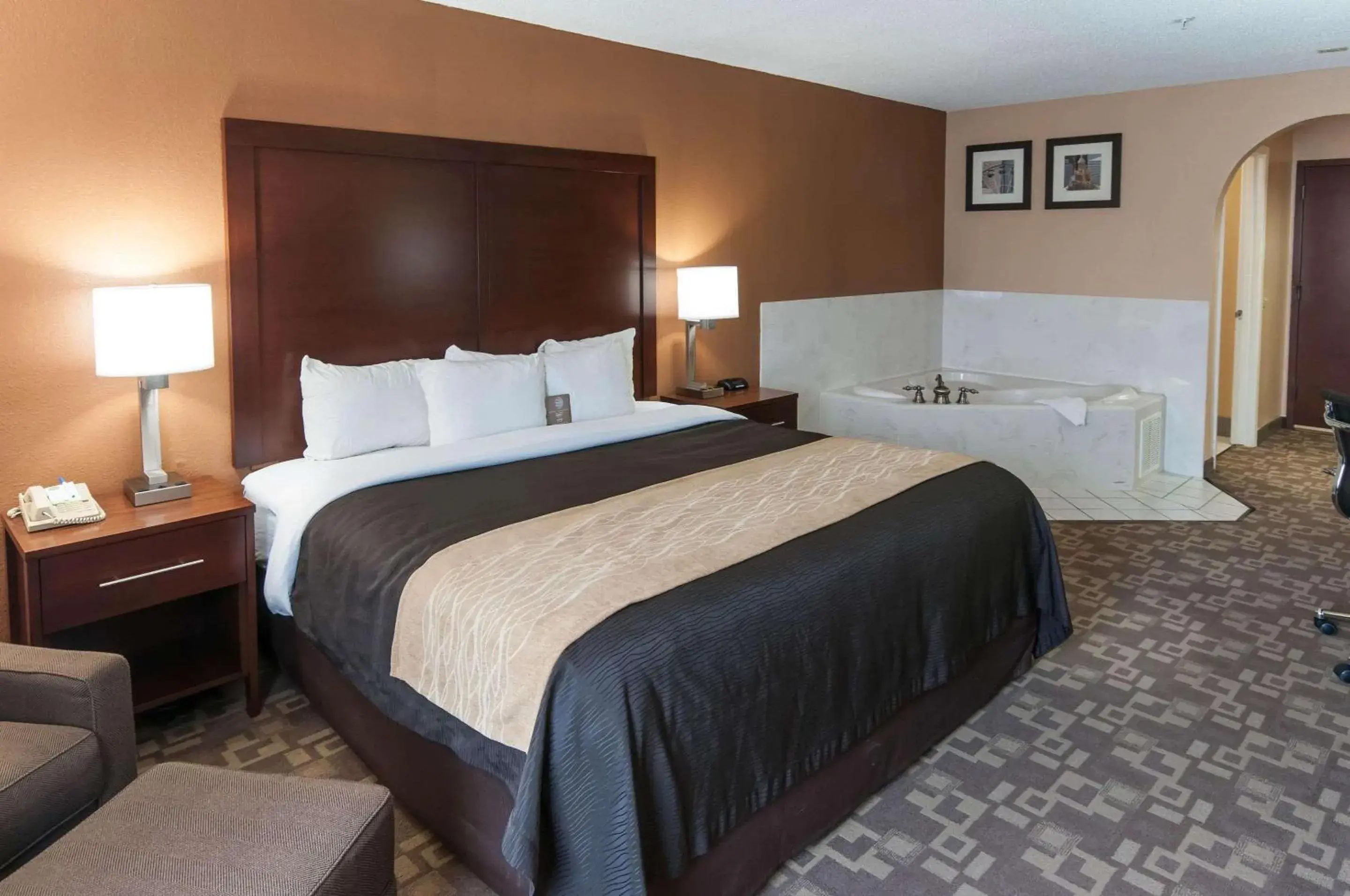 Photo of the whole room, Bed in Comfort Inn North Conroe Photo of the whole room, Bed in Comfort Inn North Conroe