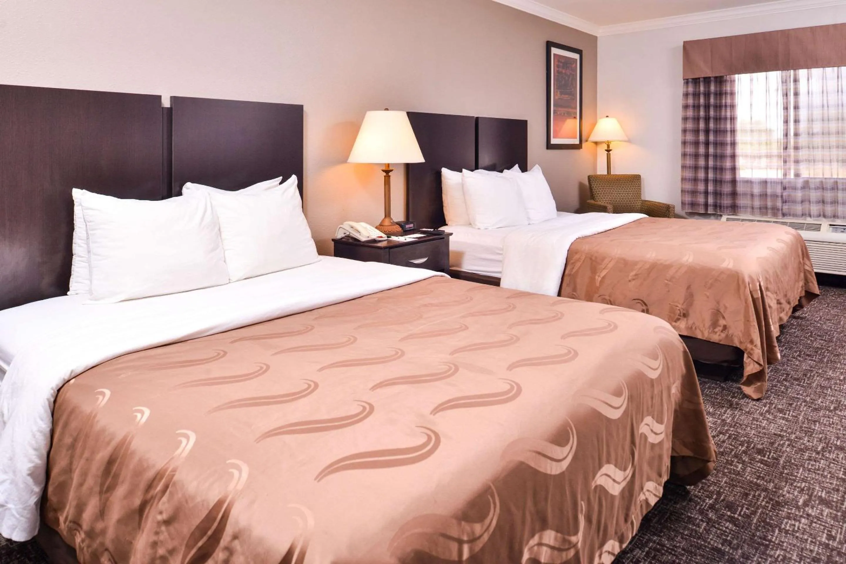 Photo of the whole room, Bed in Quality Inn & Suites Beaumont