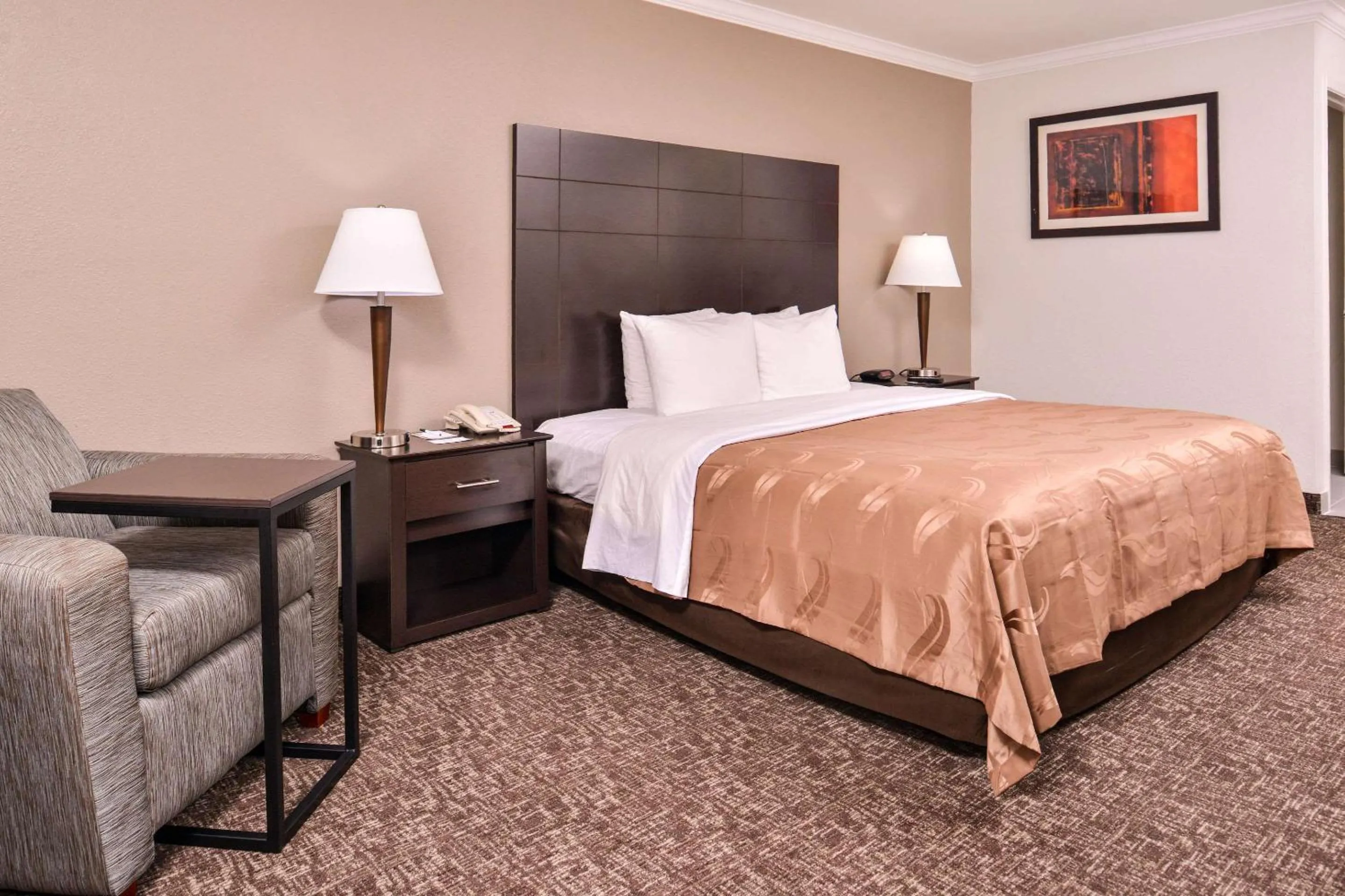 Photo of the whole room, Bed in Quality Inn & Suites Beaumont