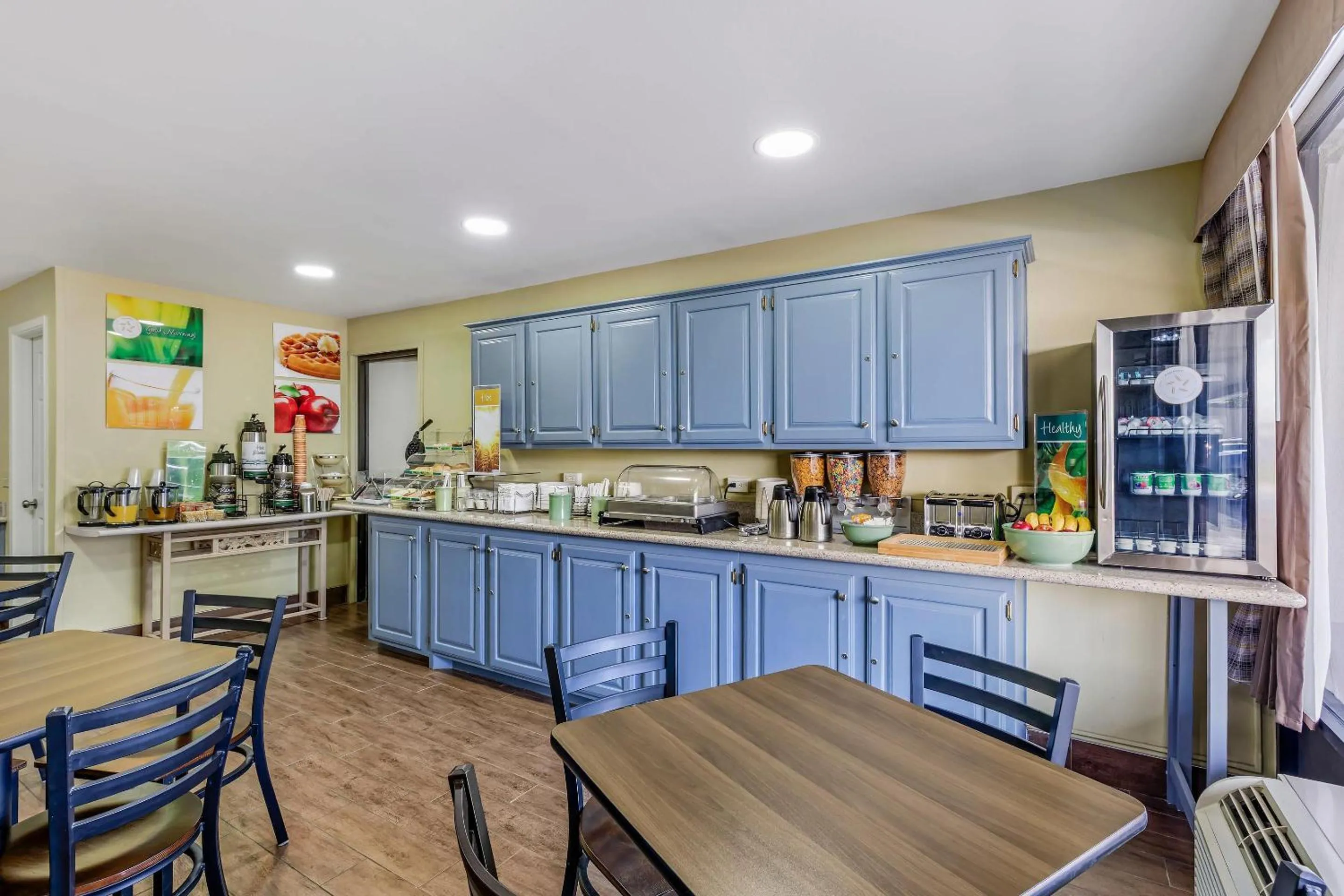 Breakfast in Quality Inn Paris Texas