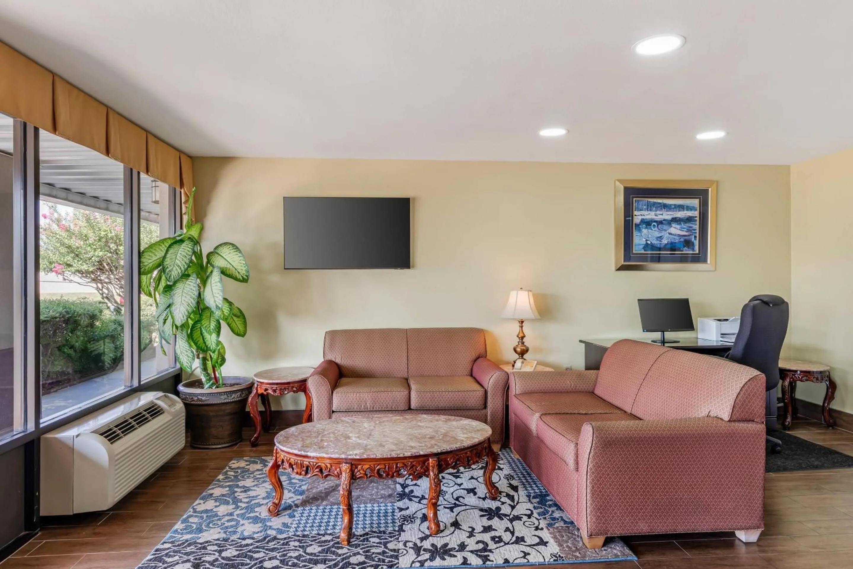 Lobby or reception in Quality Inn Paris Texas