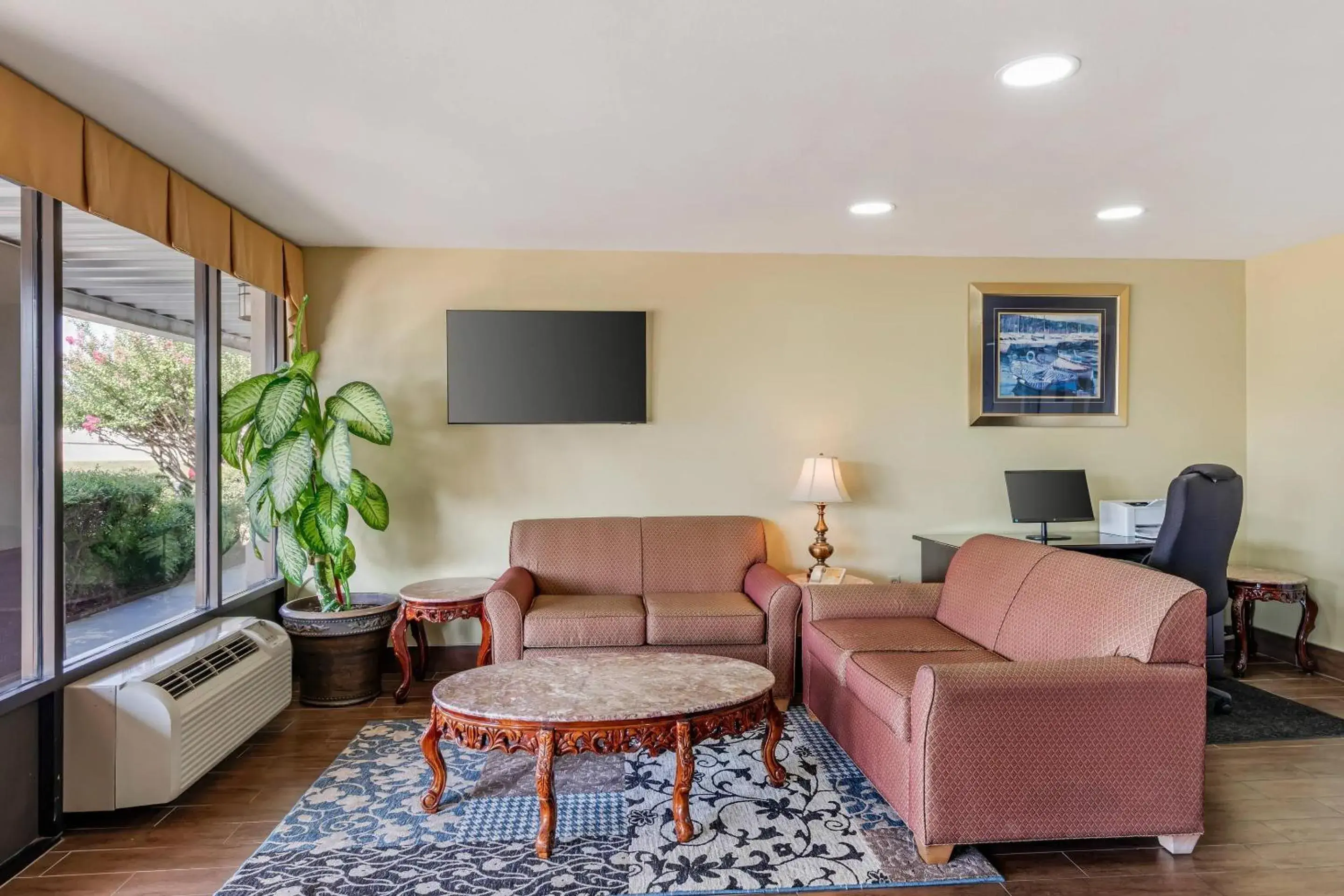 Lobby or reception in Quality Inn Paris Texas Lobby or reception in Quality Inn Paris Texas