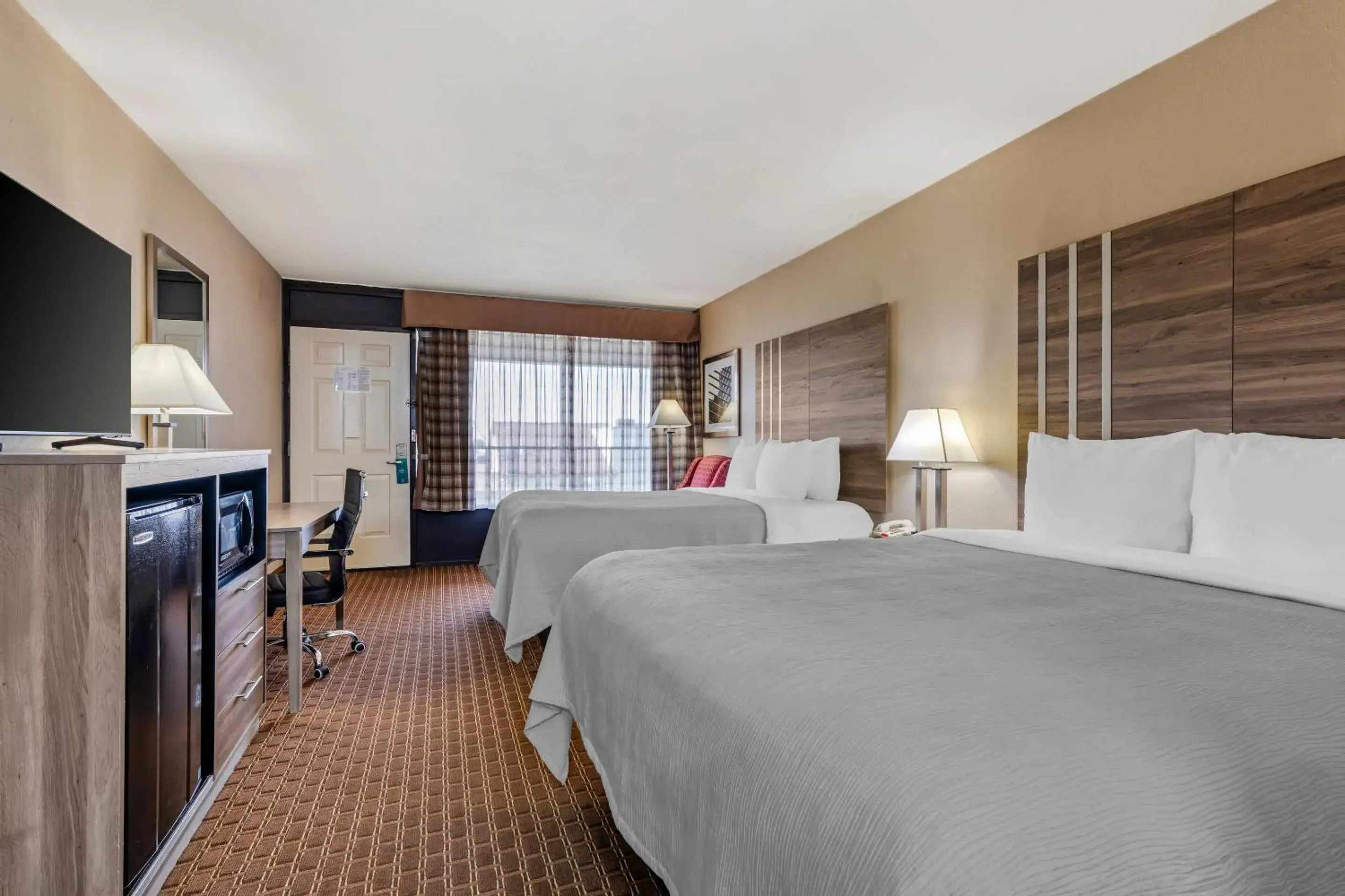 Bedroom, Bed in Quality Inn Paris Texas Bedroom, Bed in Quality Inn Paris Texas