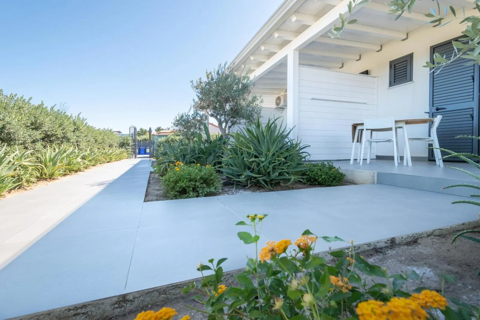 Property building in B&B Lo&G