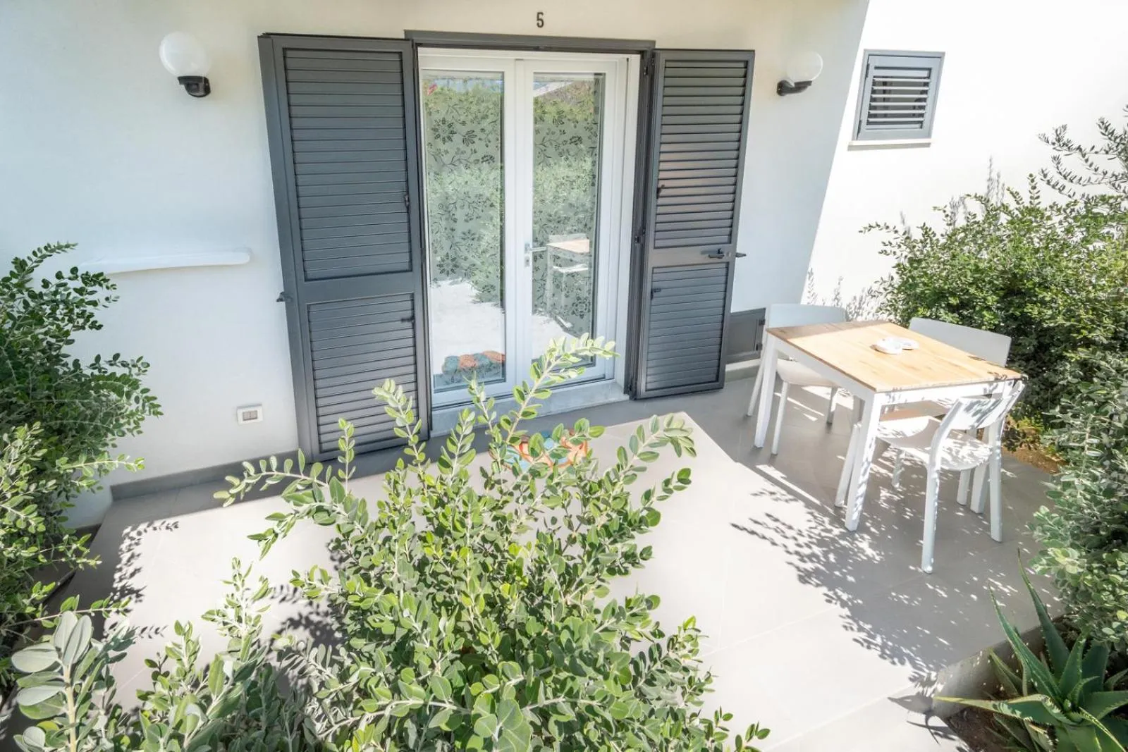 Property building in B&B Lo&G