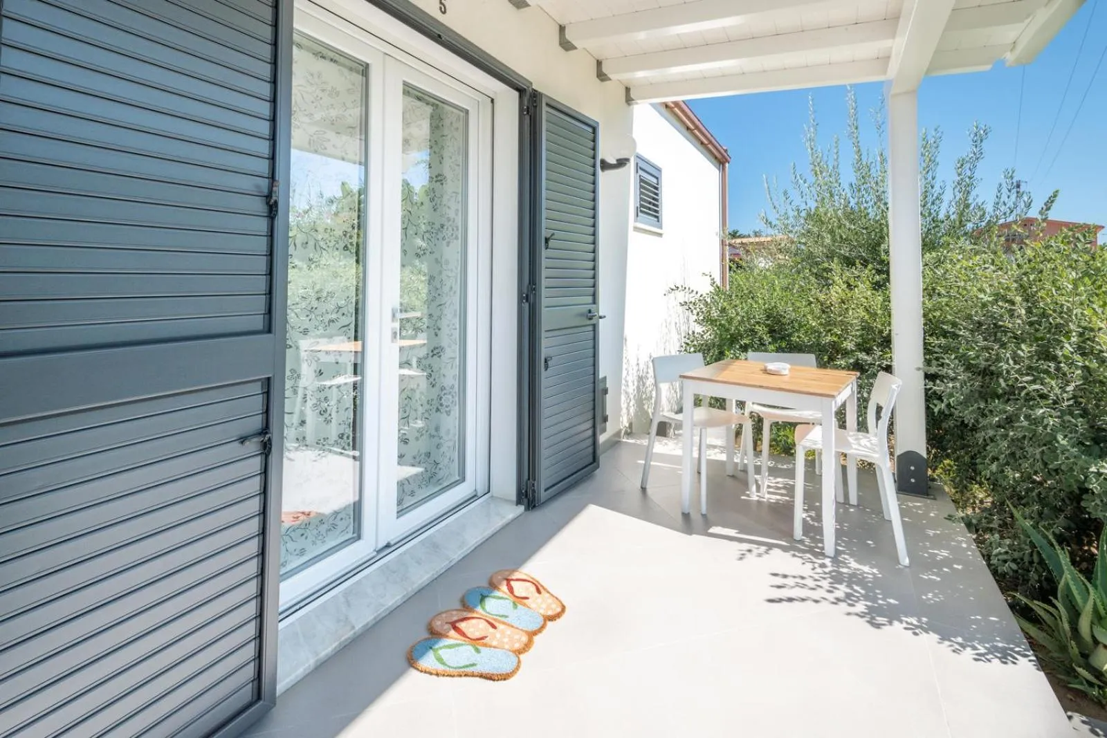 Property building in B&B Lo&G