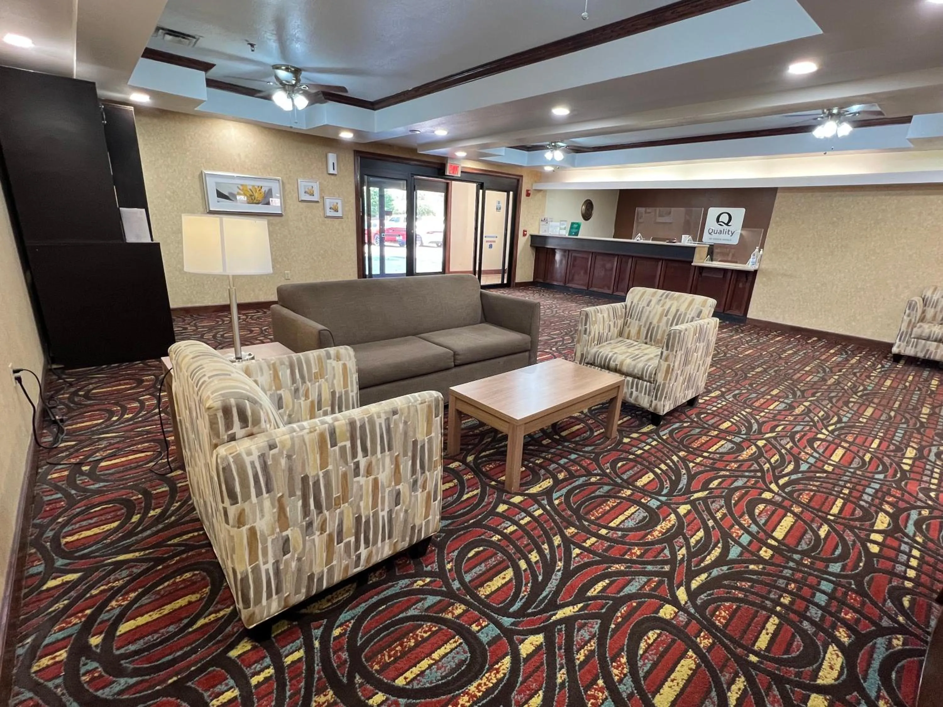 Lobby or reception in Quality Suites Midland North Loop 250