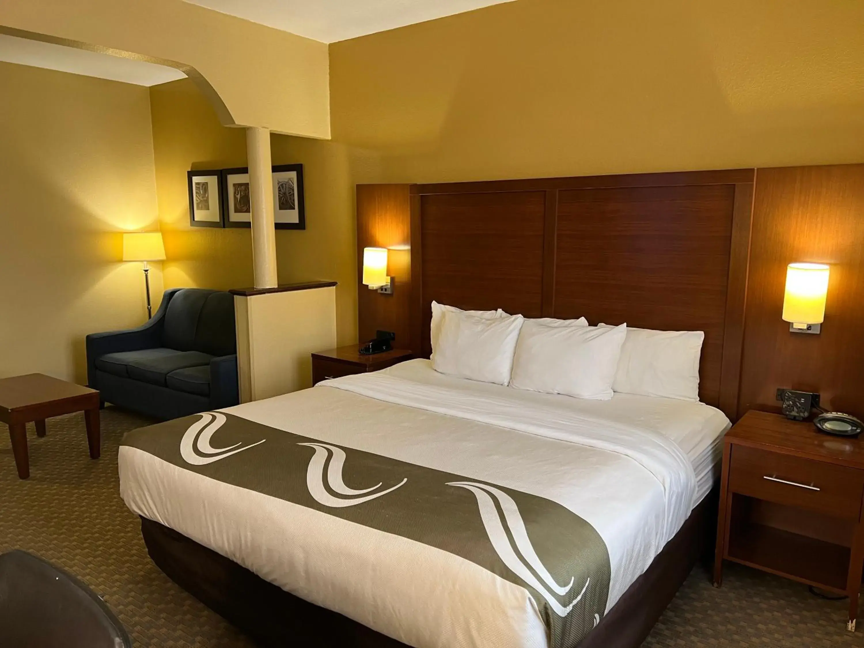 Bedroom, Bed in Quality Suites Midland North Loop 250 Bedroom, Bed in Quality Suites Midland North Loop 250