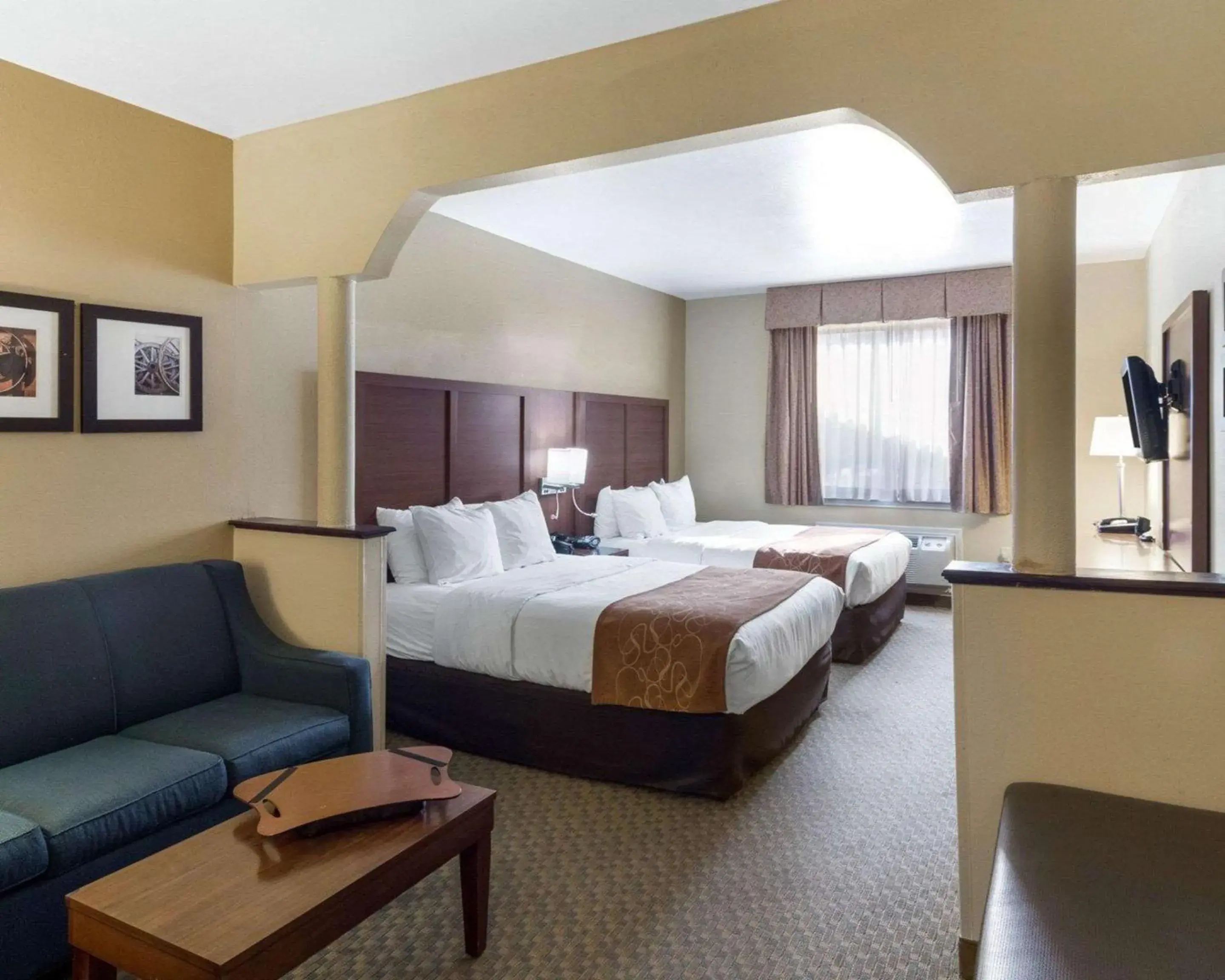 Photo of the whole room, Bed in Quality Suites Midland North Loop 250 Photo of the whole room, Bed in Quality Suites Midland North Loop 250