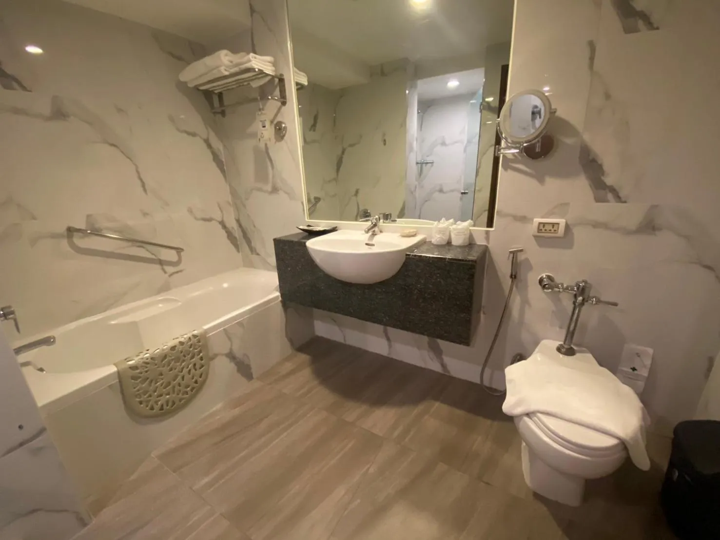 Gold Orchid Bangkok Hotel