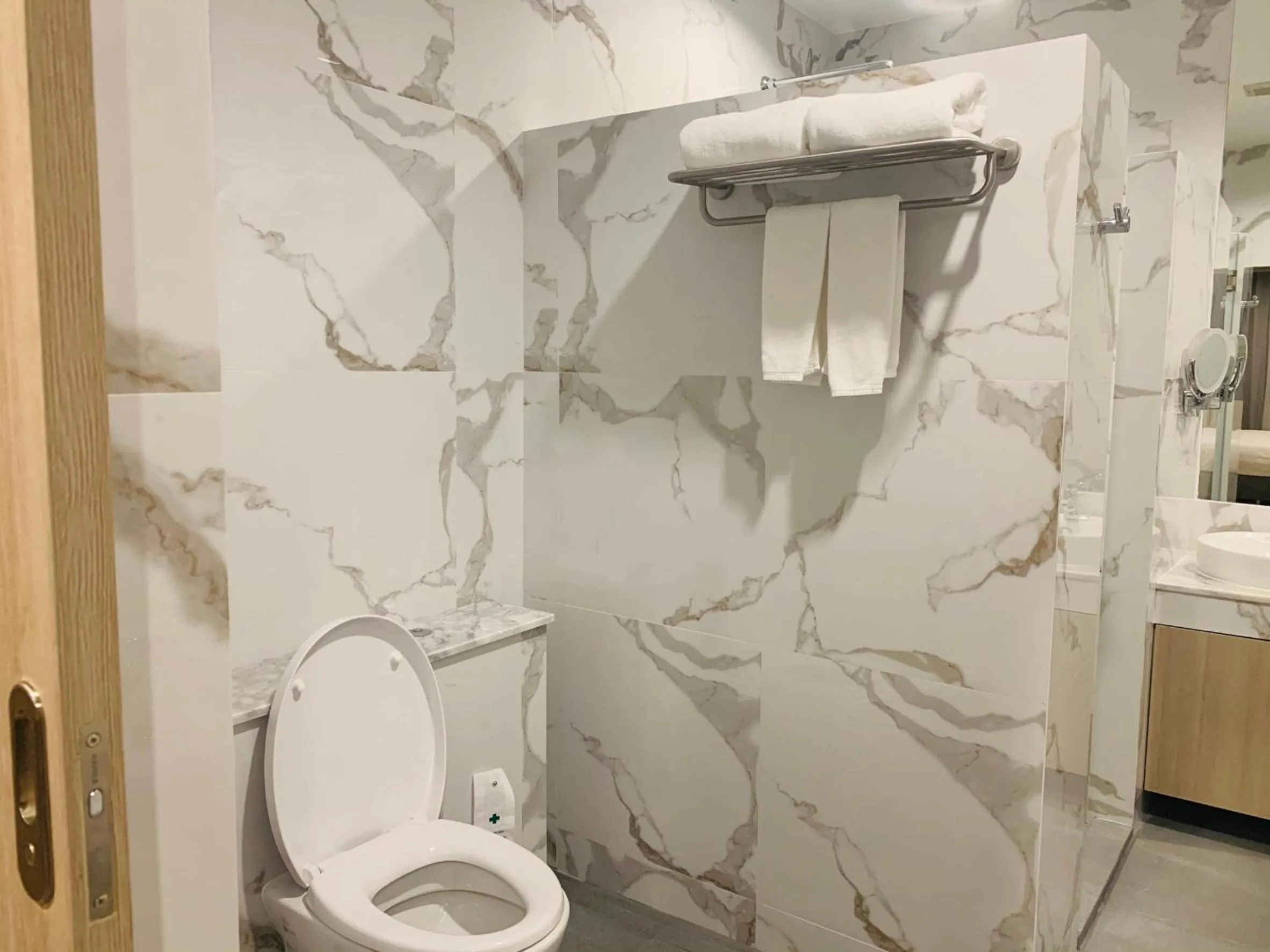 Gold Orchid Bangkok Hotel