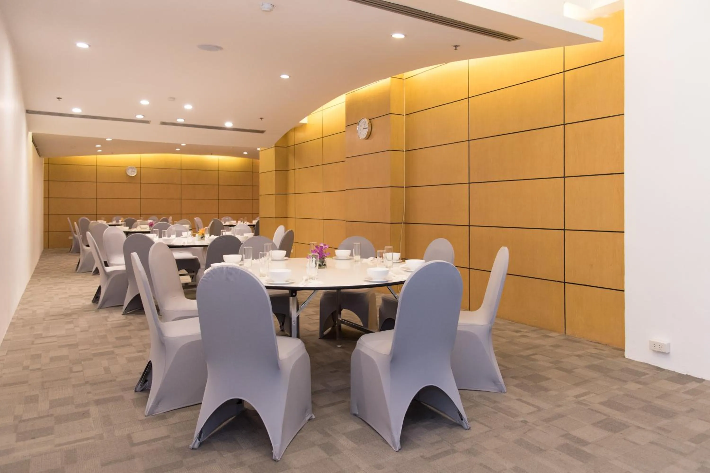 Gold Orchid Bangkok Hotel