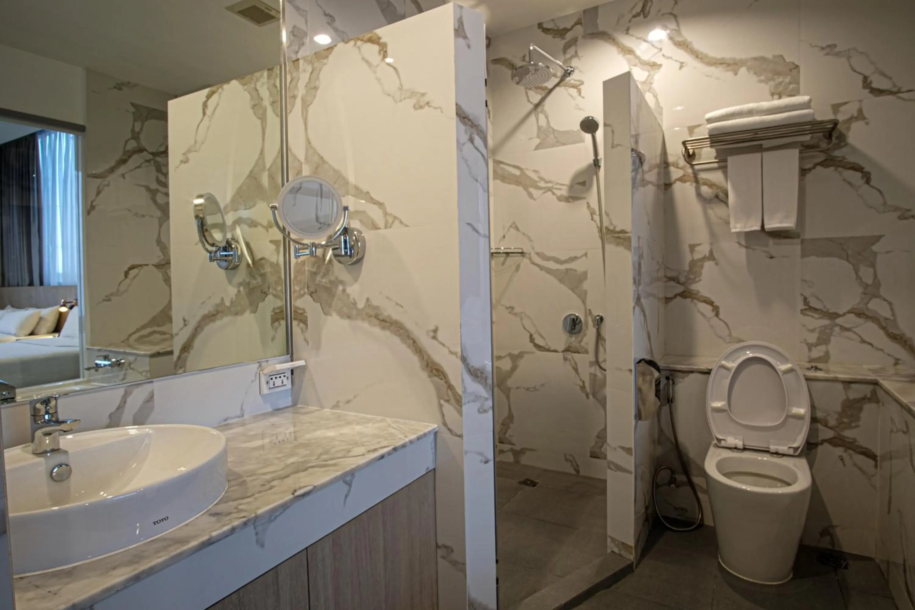 Gold Orchid Bangkok Hotel