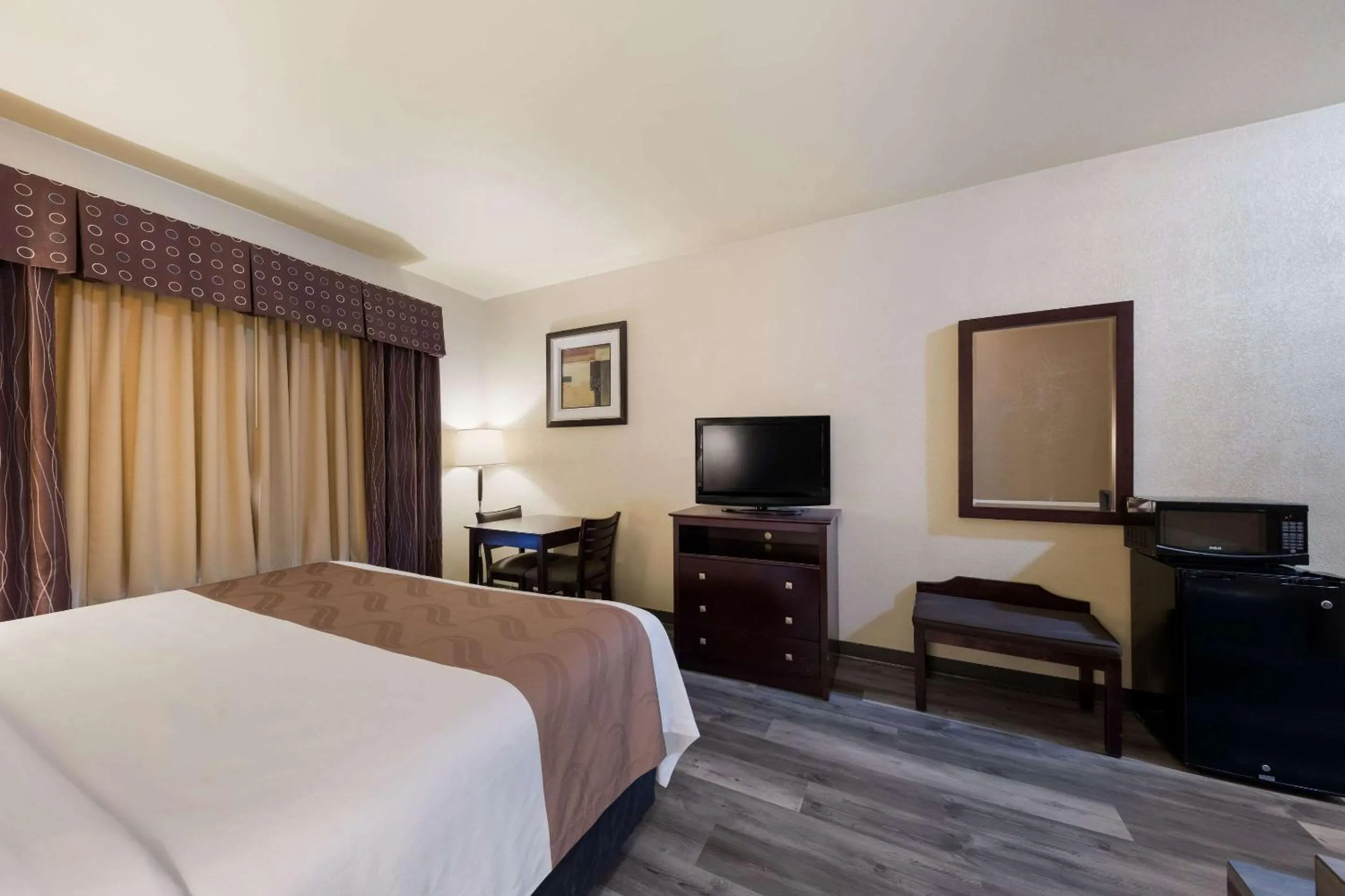 Bedroom, Bed in Quality Inn & Suites Terrell