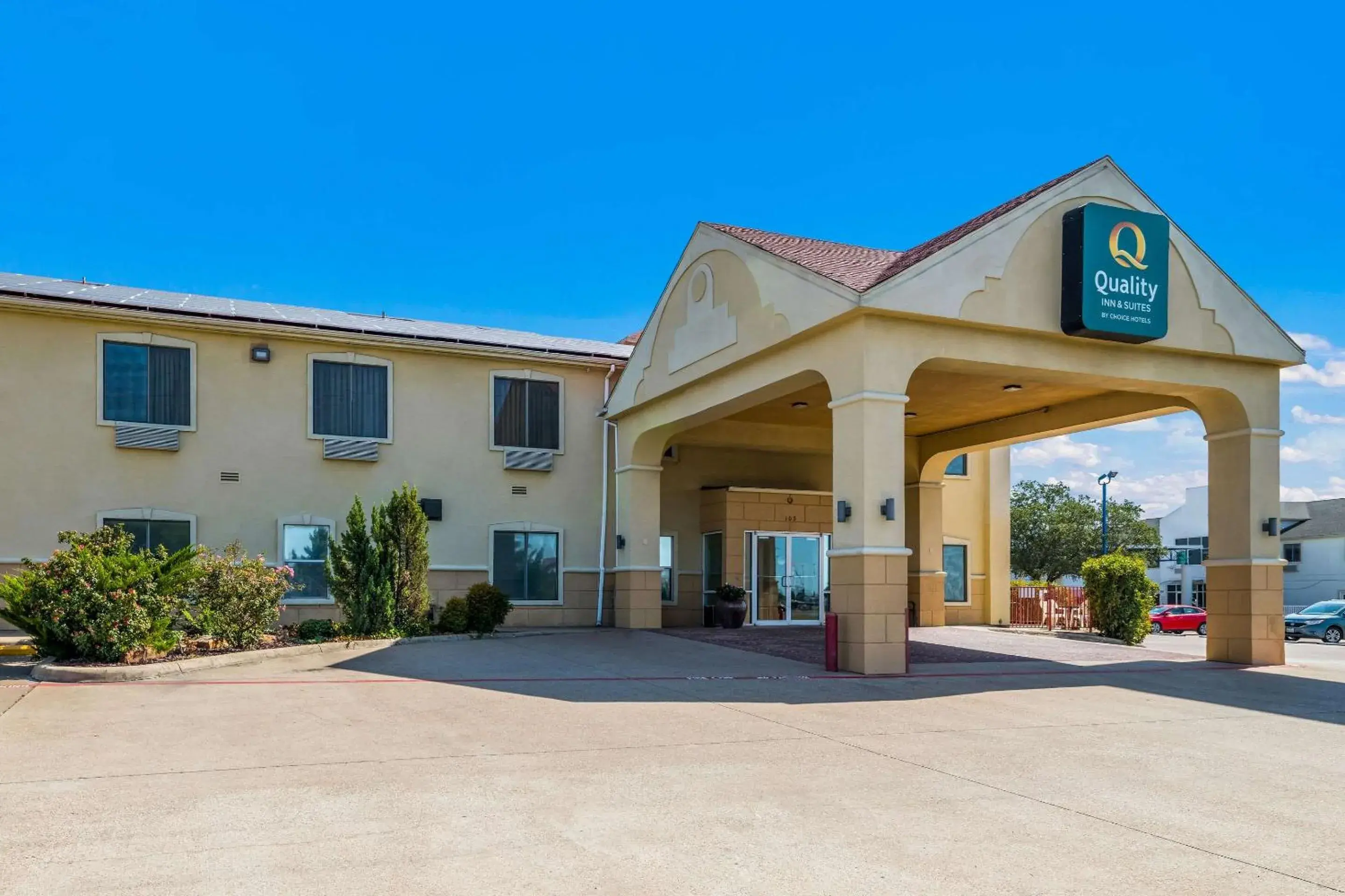 Property building in Quality Inn & Suites Terrell Property building in Quality Inn & Suites Terrell
