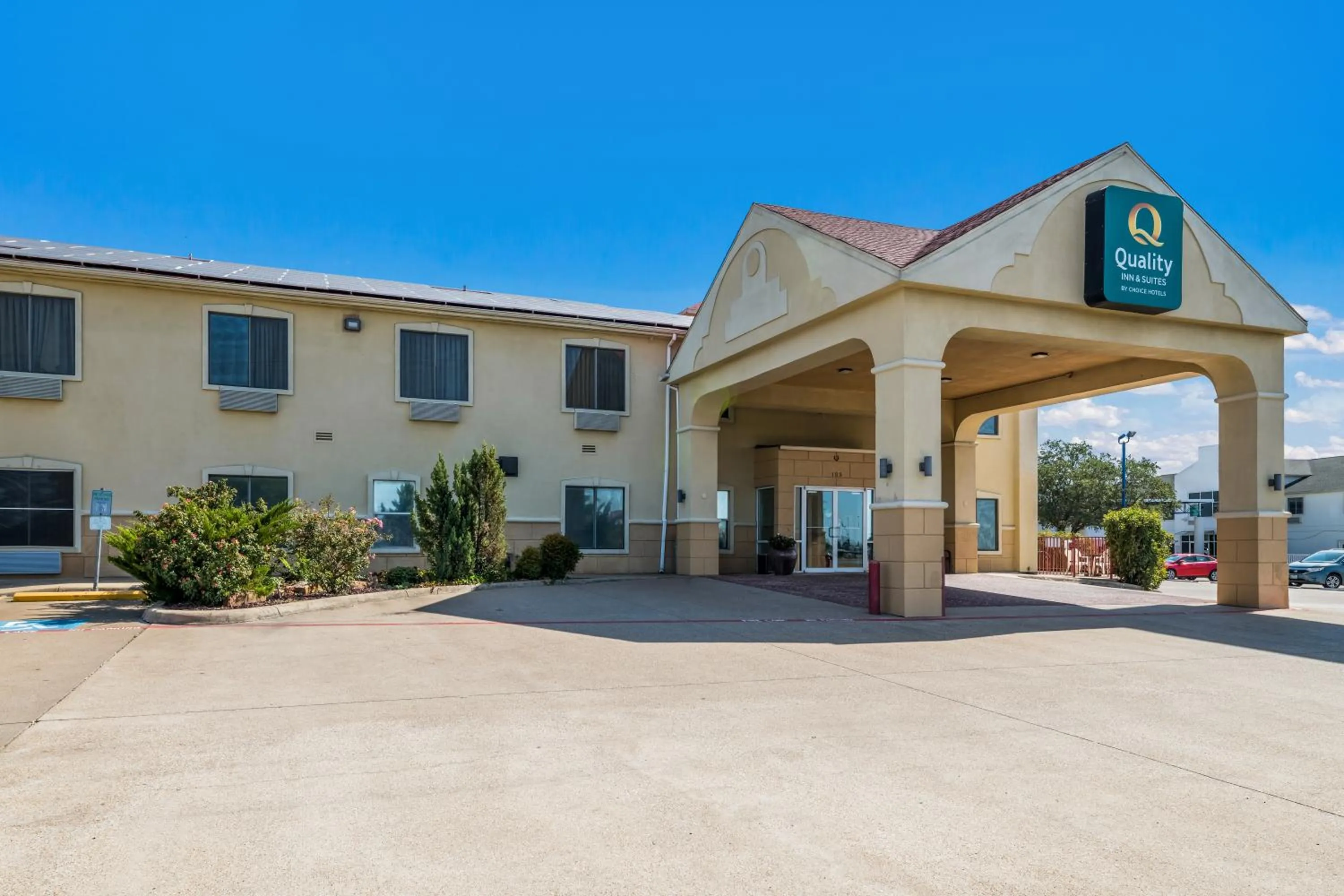 Property building in Quality Inn & Suites Terrell
