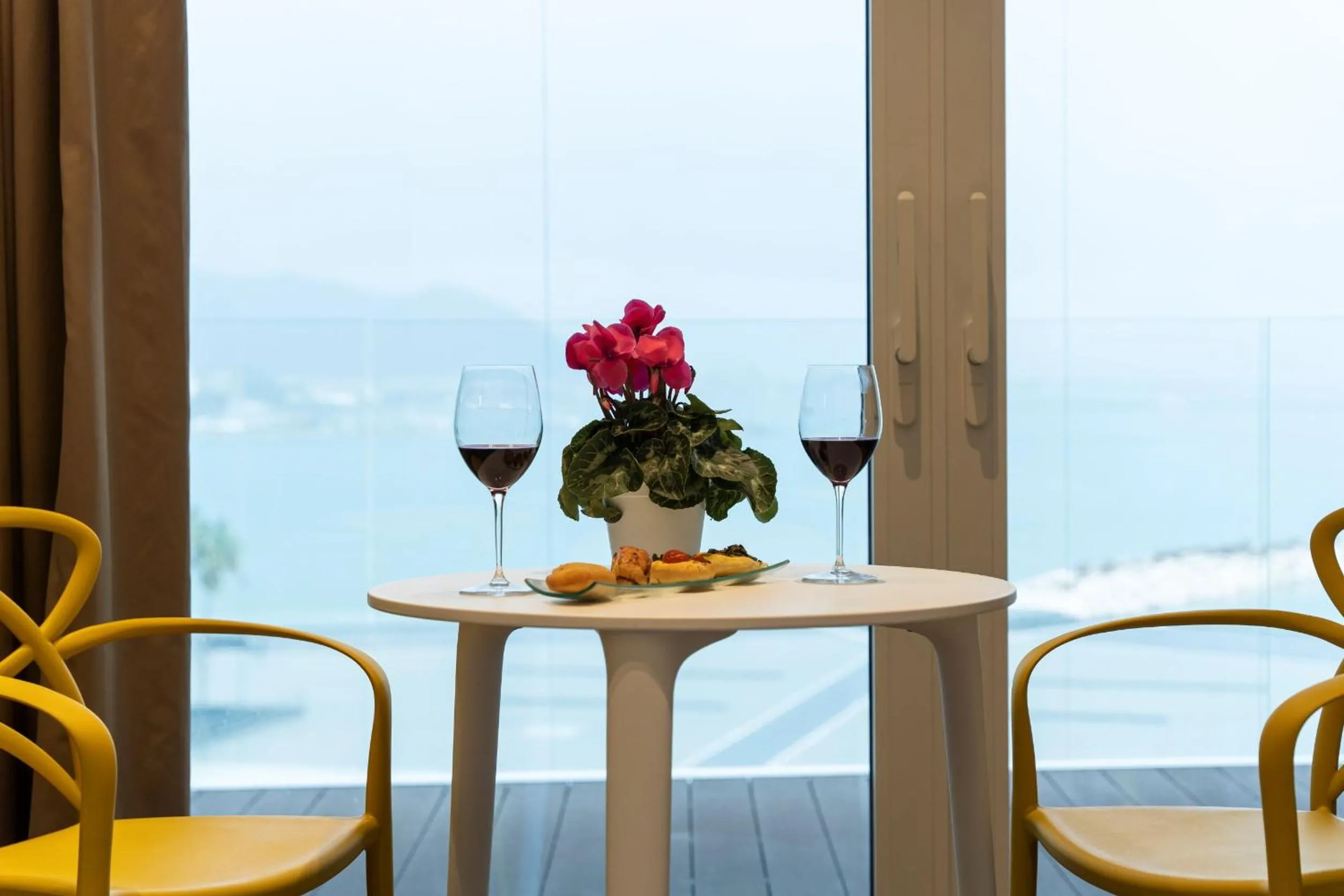 Seating area in Crescent Moon