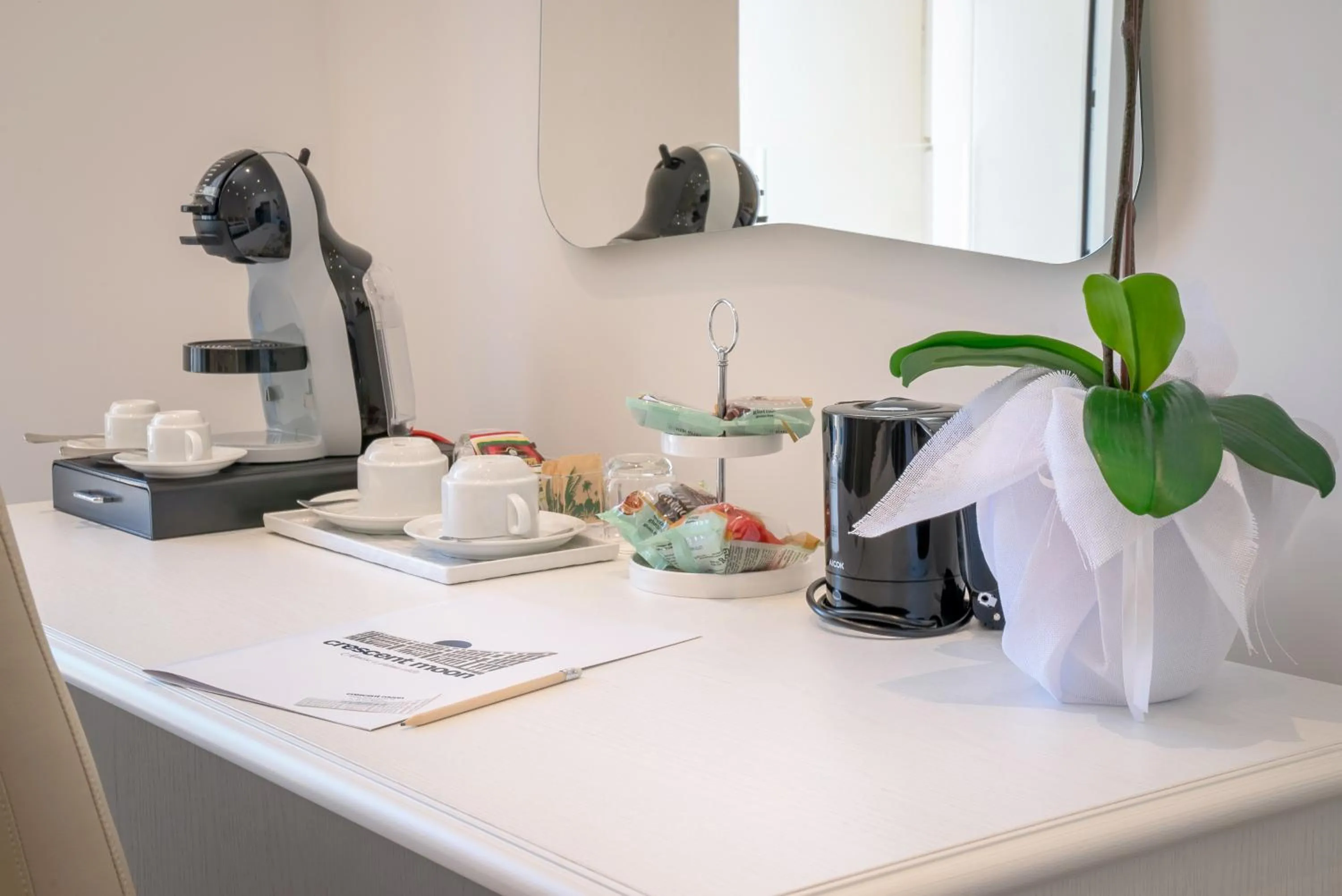 Coffee/tea facilities in Crescent Moon