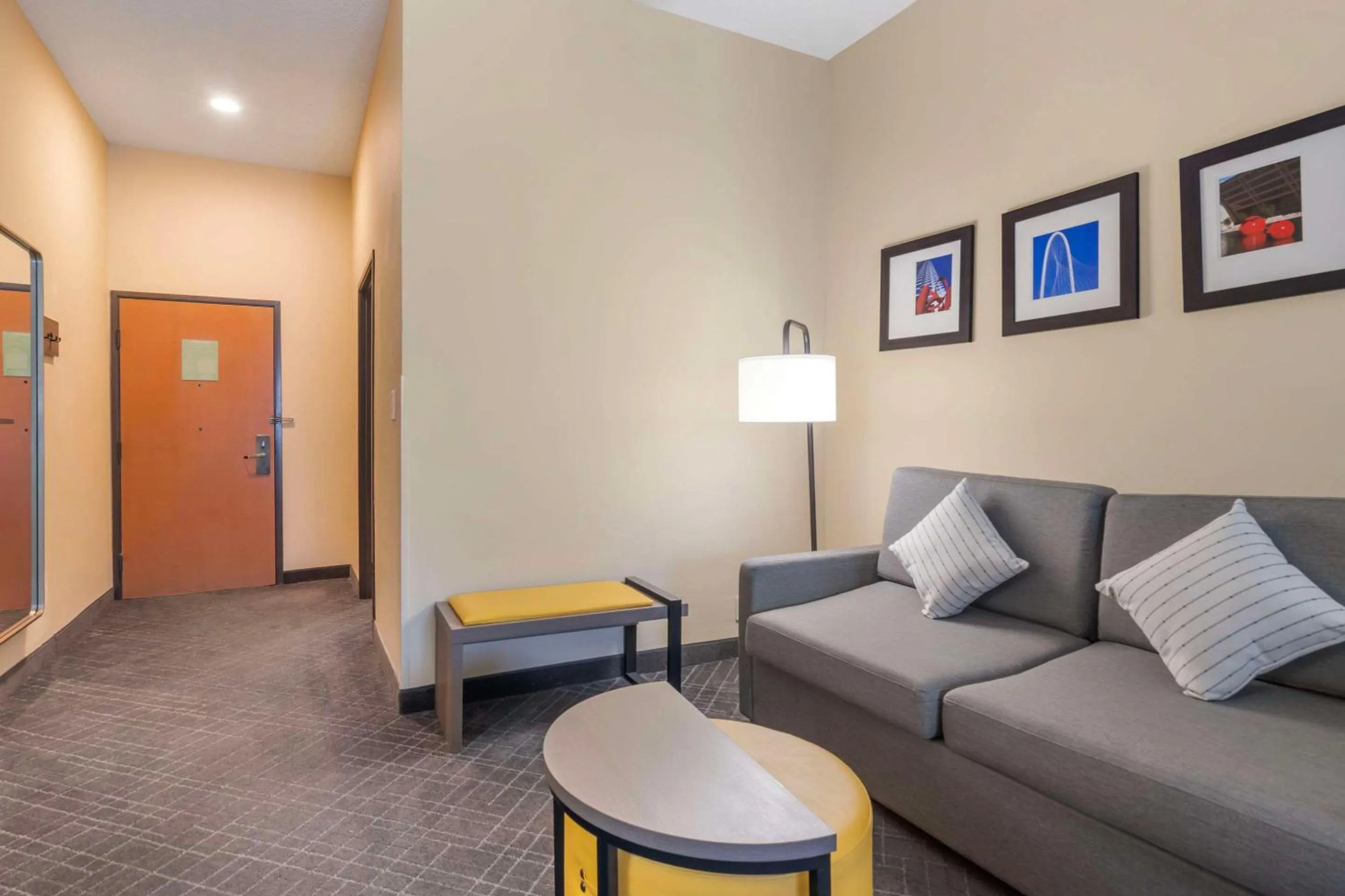 Bedroom in Comfort Suites McKinney-Allen