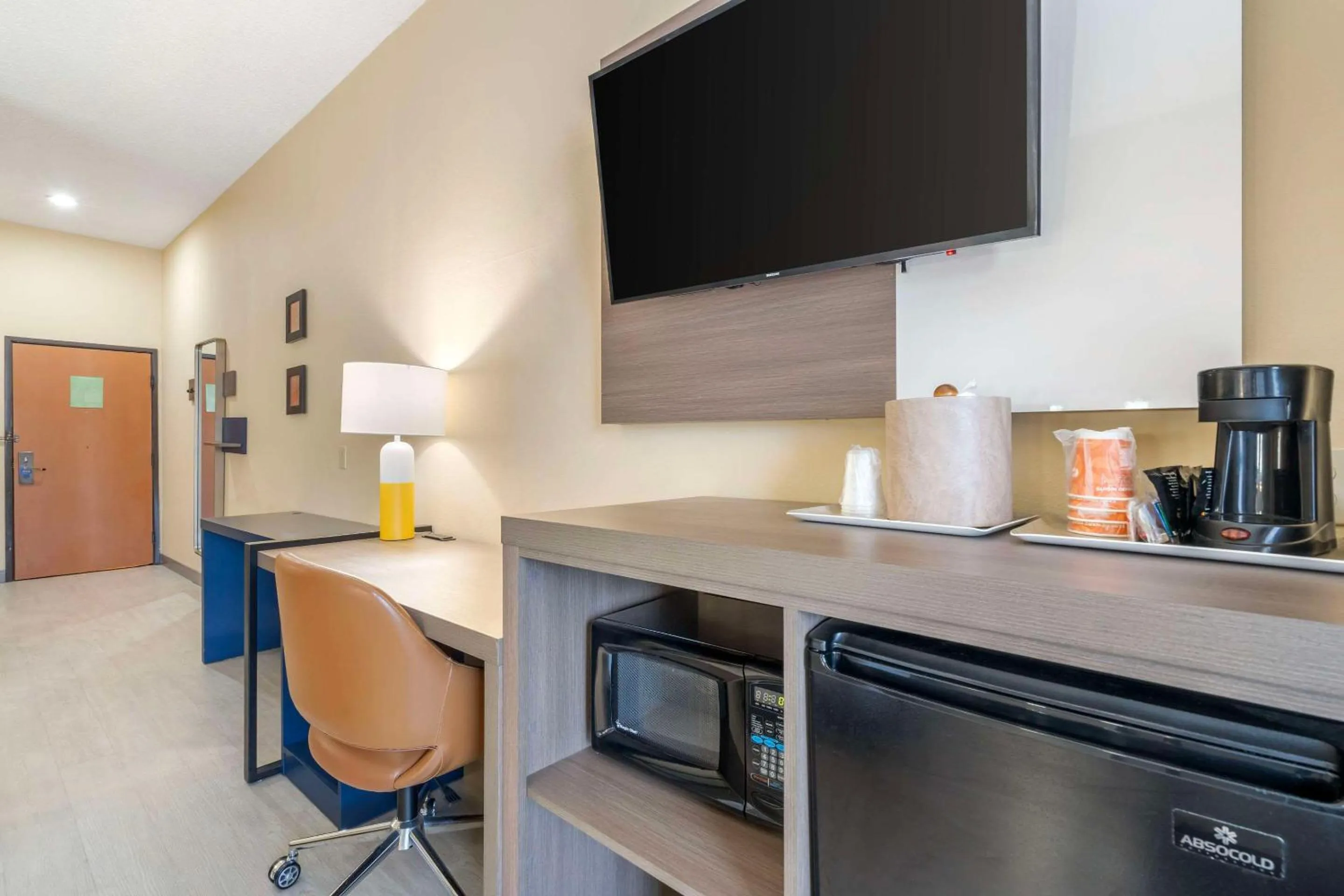 Bedroom in Comfort Suites McKinney-Allen