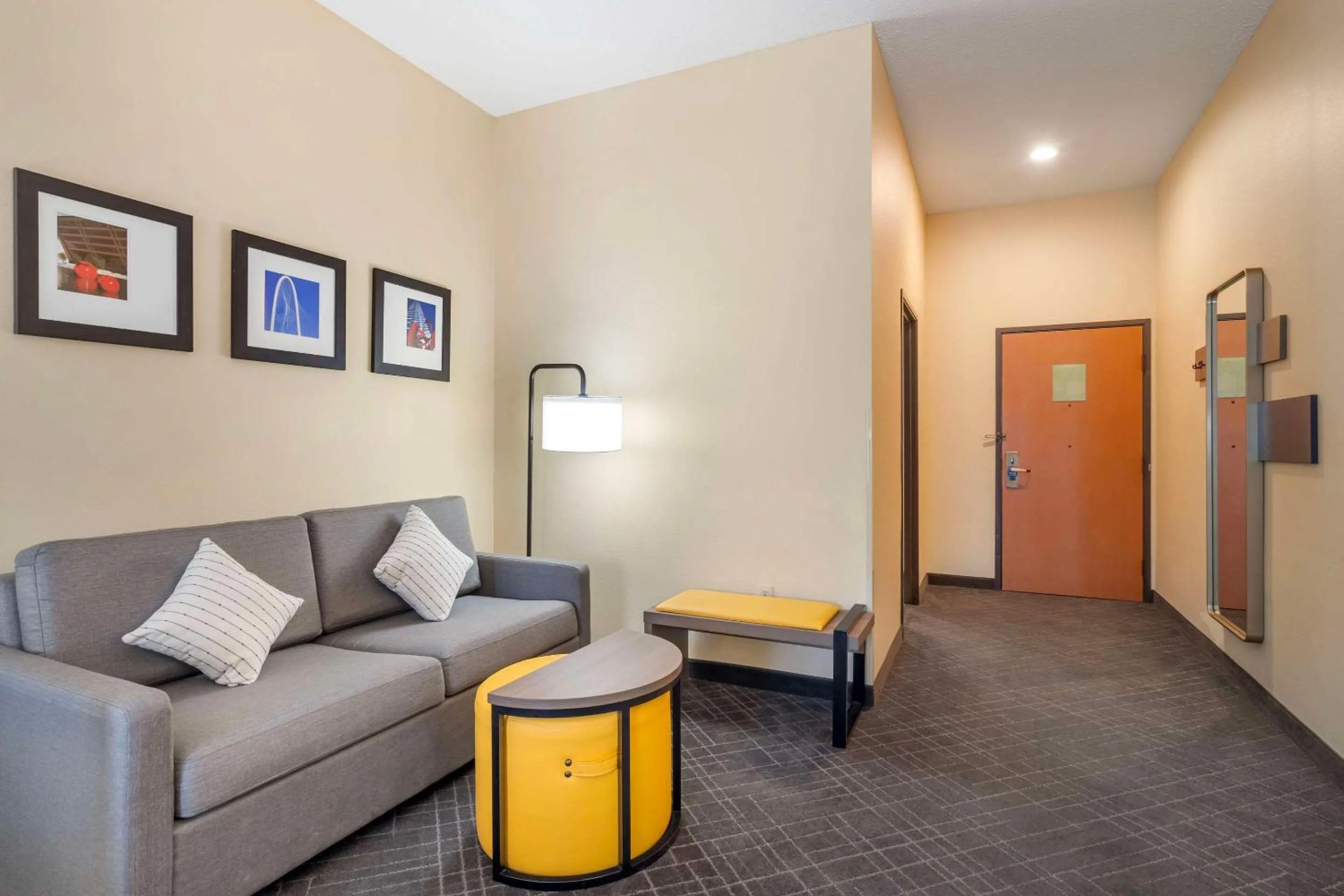 Bedroom in Comfort Suites McKinney-Allen