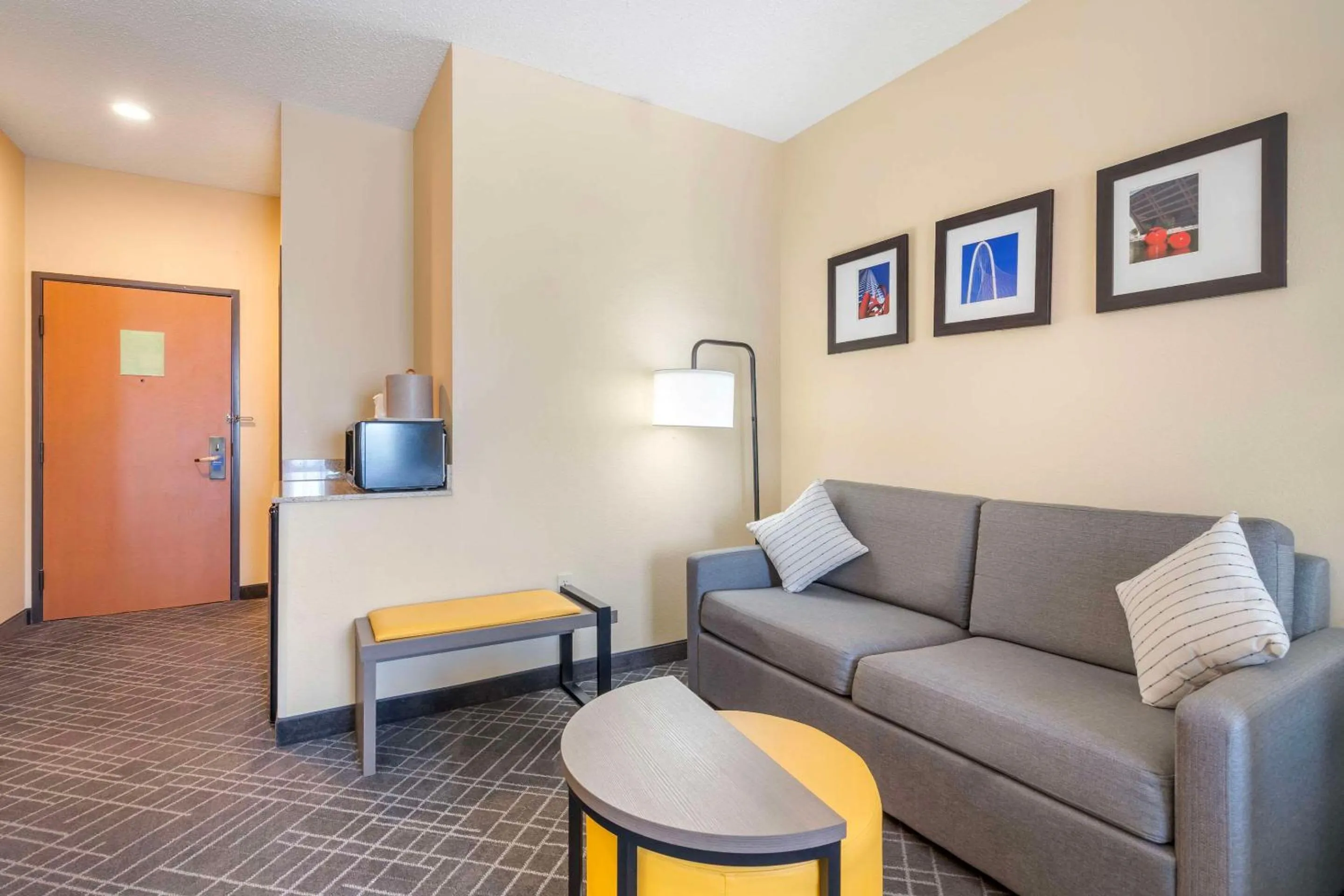 Bedroom in Comfort Suites McKinney-Allen