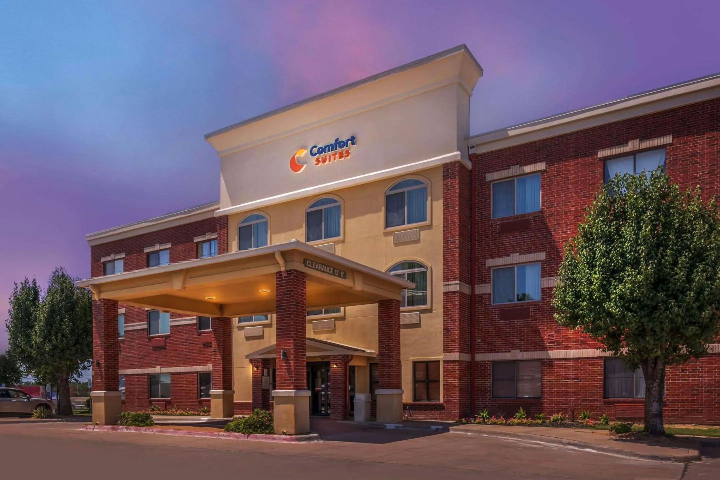 Property building in Comfort Suites McKinney-Allen