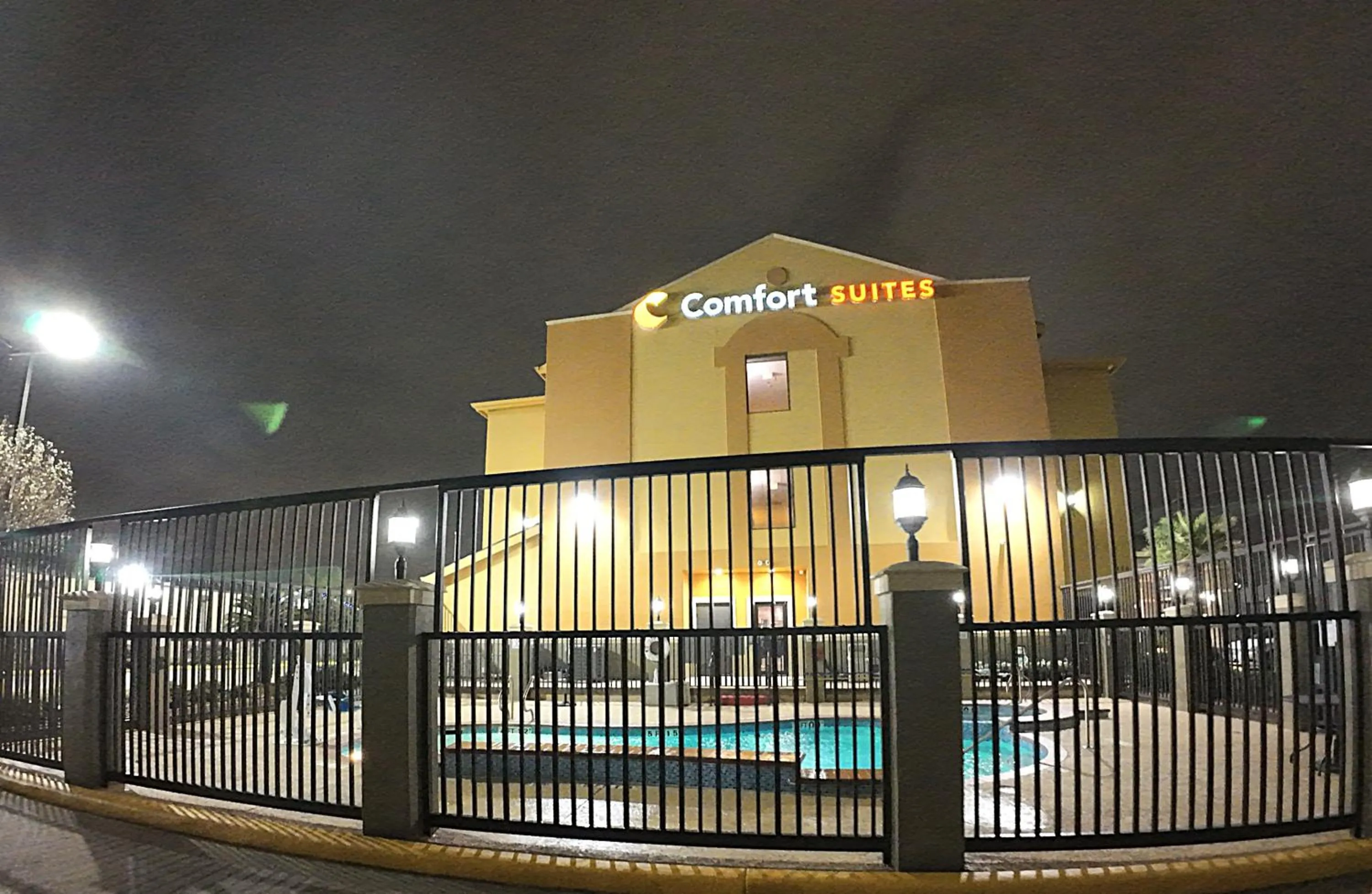 Property building in Comfort Suites Westchase Houston Energy Corridor