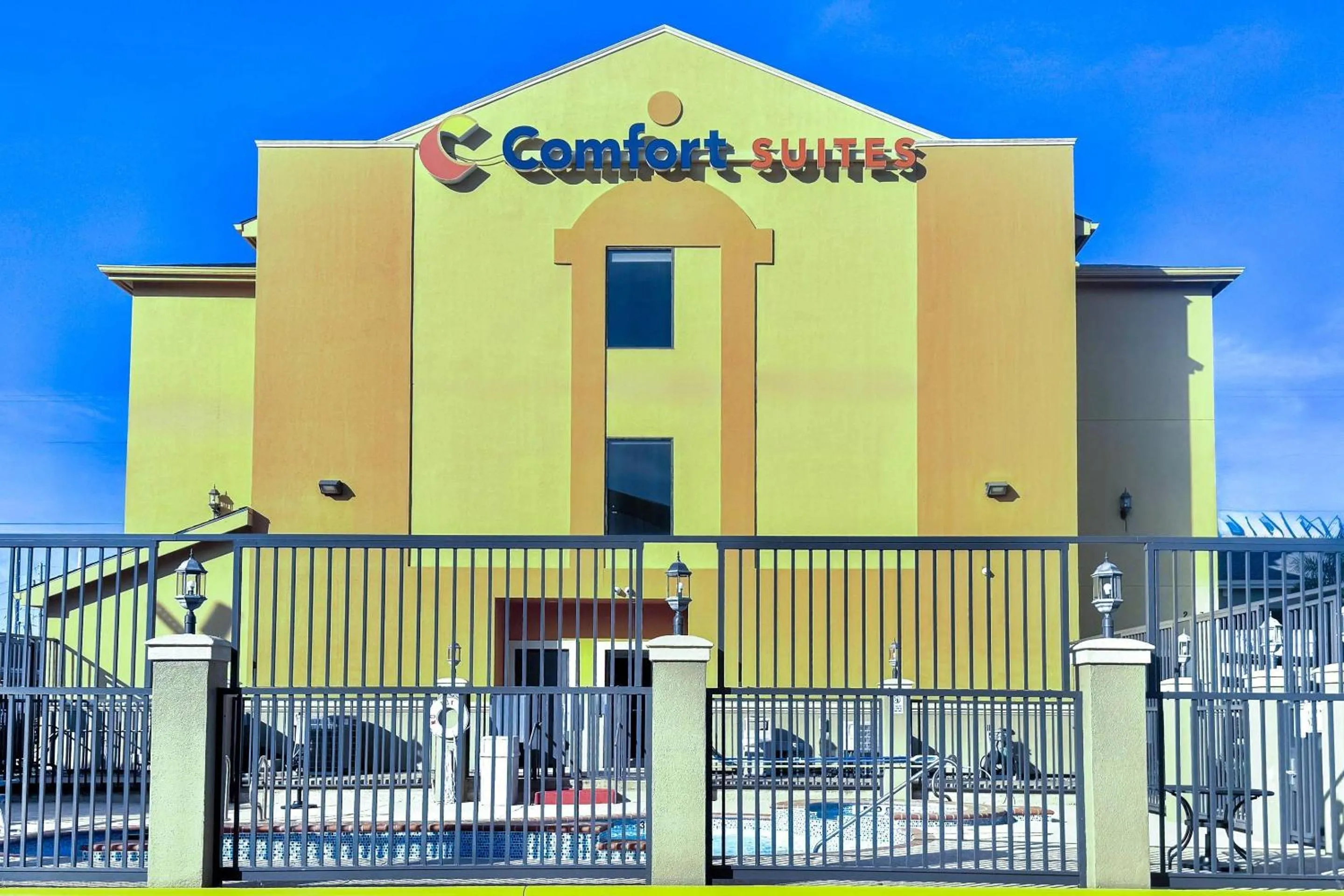 Property building in Comfort Suites Westchase Houston Energy Corridor