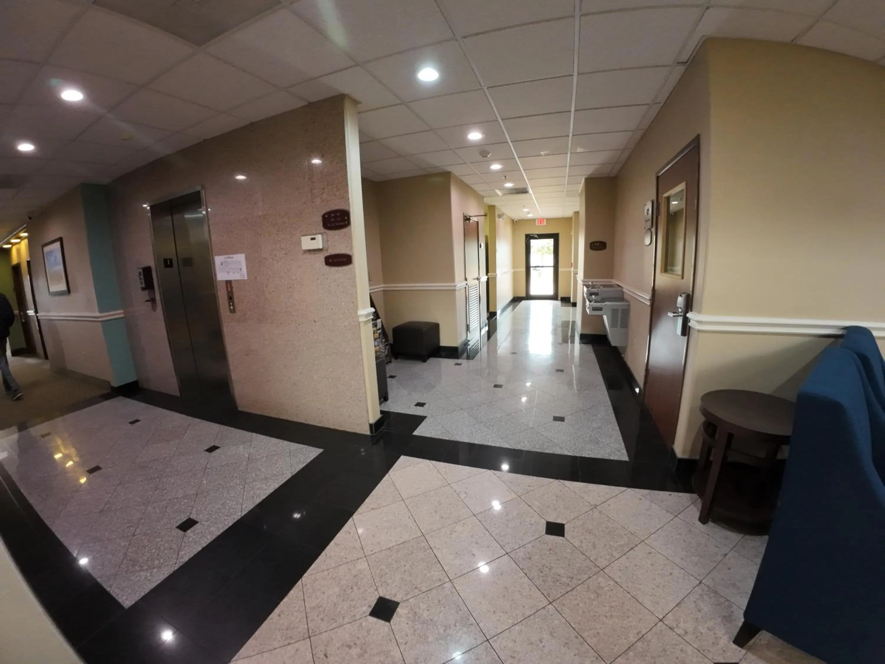 Photo of the whole room in Comfort Suites Westchase Houston Energy Corridor