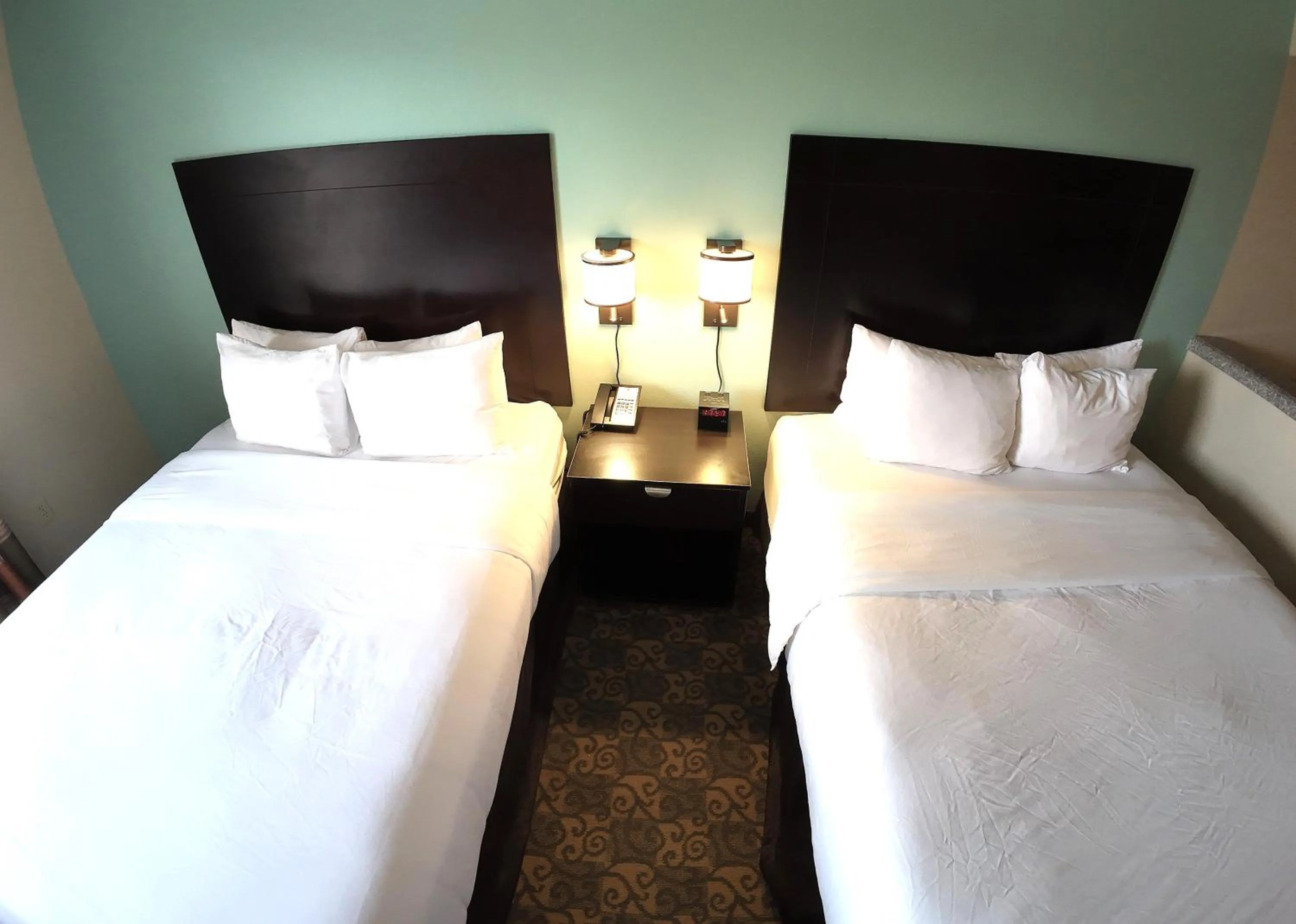 Bedroom, Bed in Comfort Suites Westchase Houston Energy Corridor