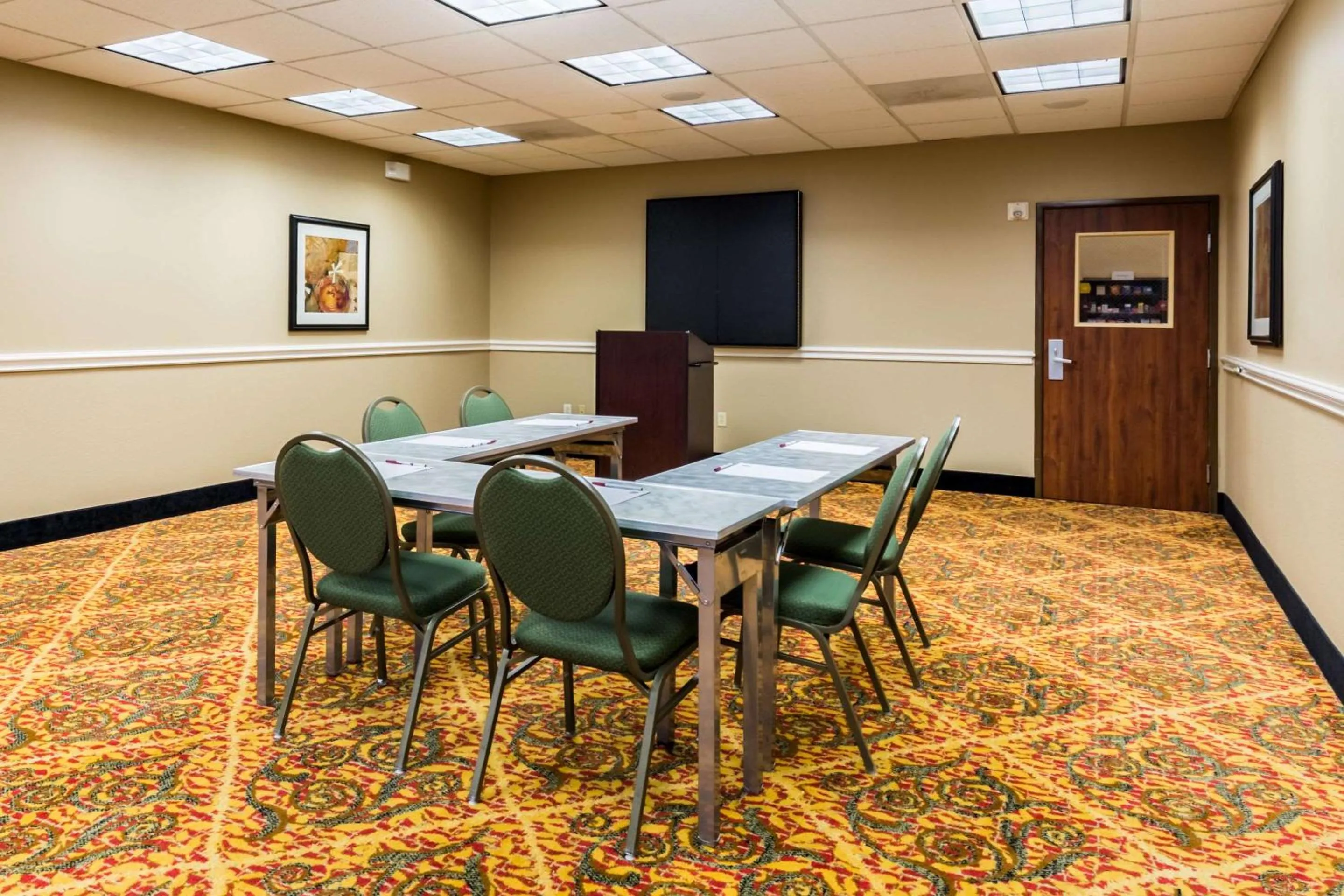 Meeting/conference room in Comfort Suites Westchase Houston Energy Corridor