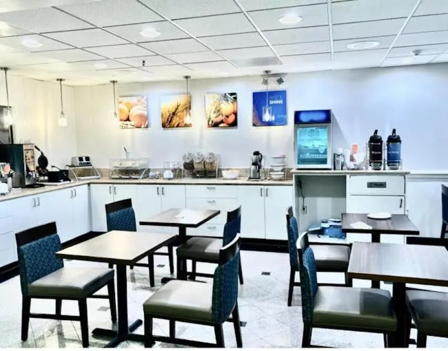 Restaurant/places to eat in Comfort Suites Westchase Houston Energy Corridor