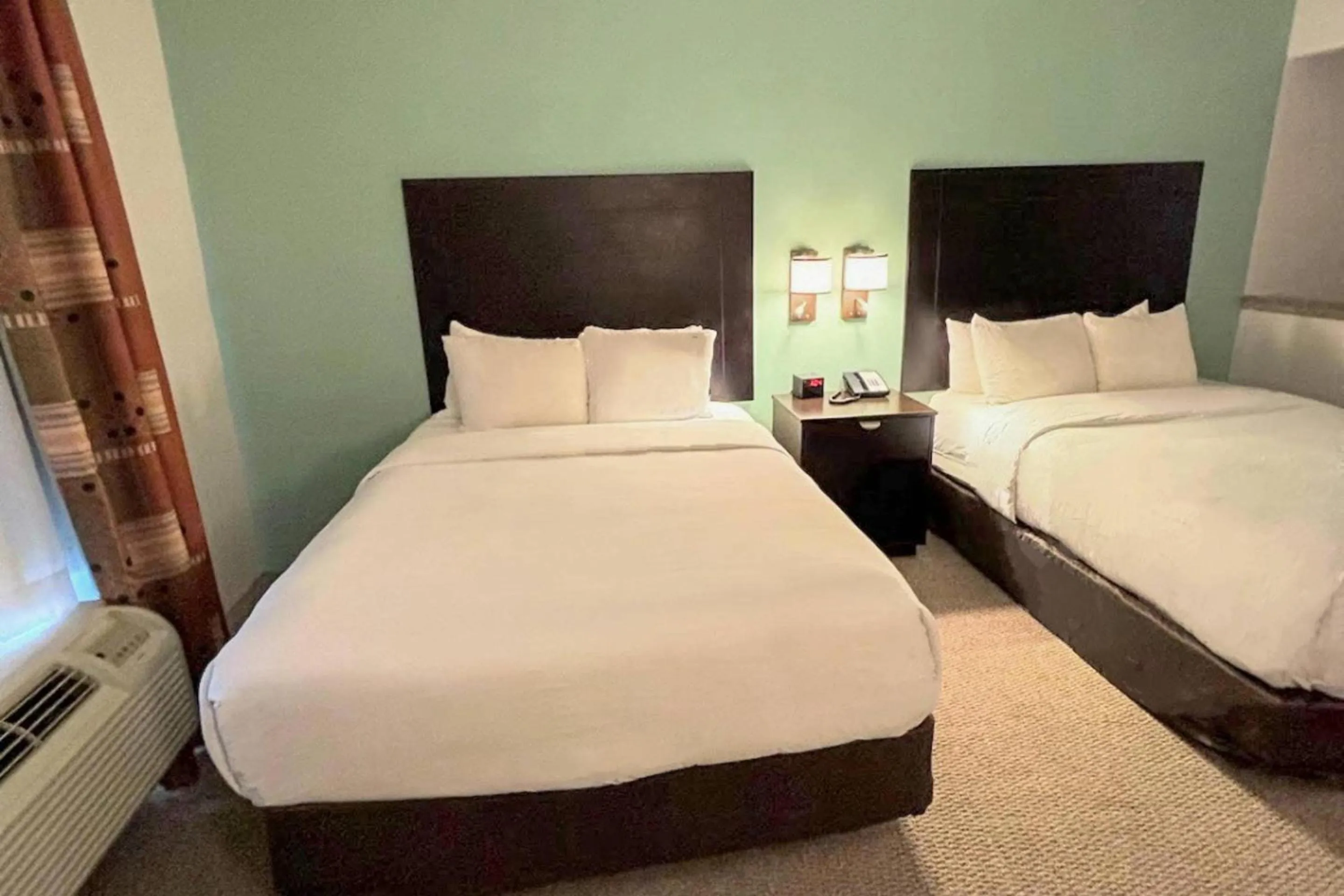 Bedroom, Bed in Comfort Suites Westchase Houston Energy Corridor