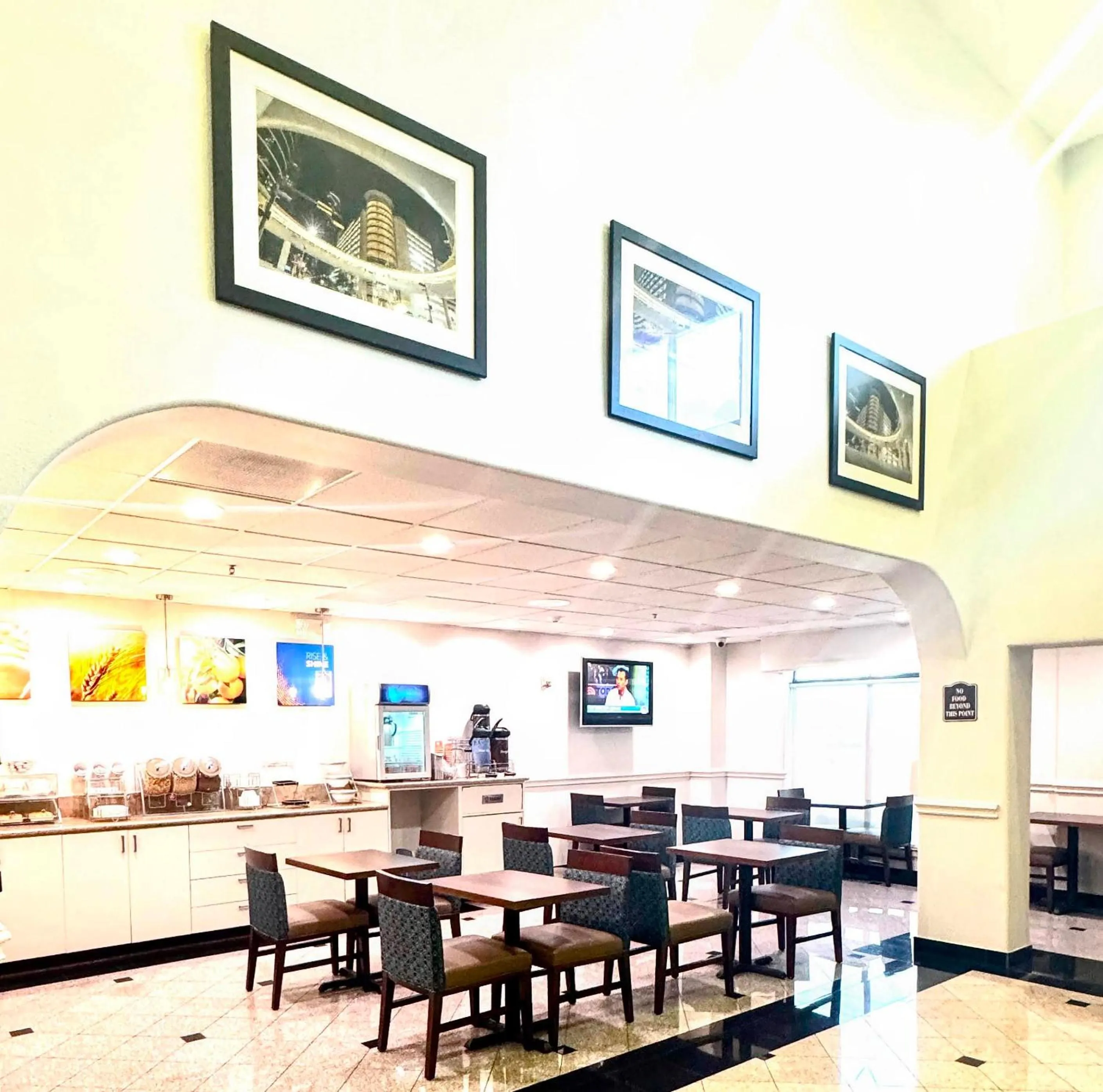 Restaurant/places to eat in Comfort Suites Westchase Houston Energy Corridor