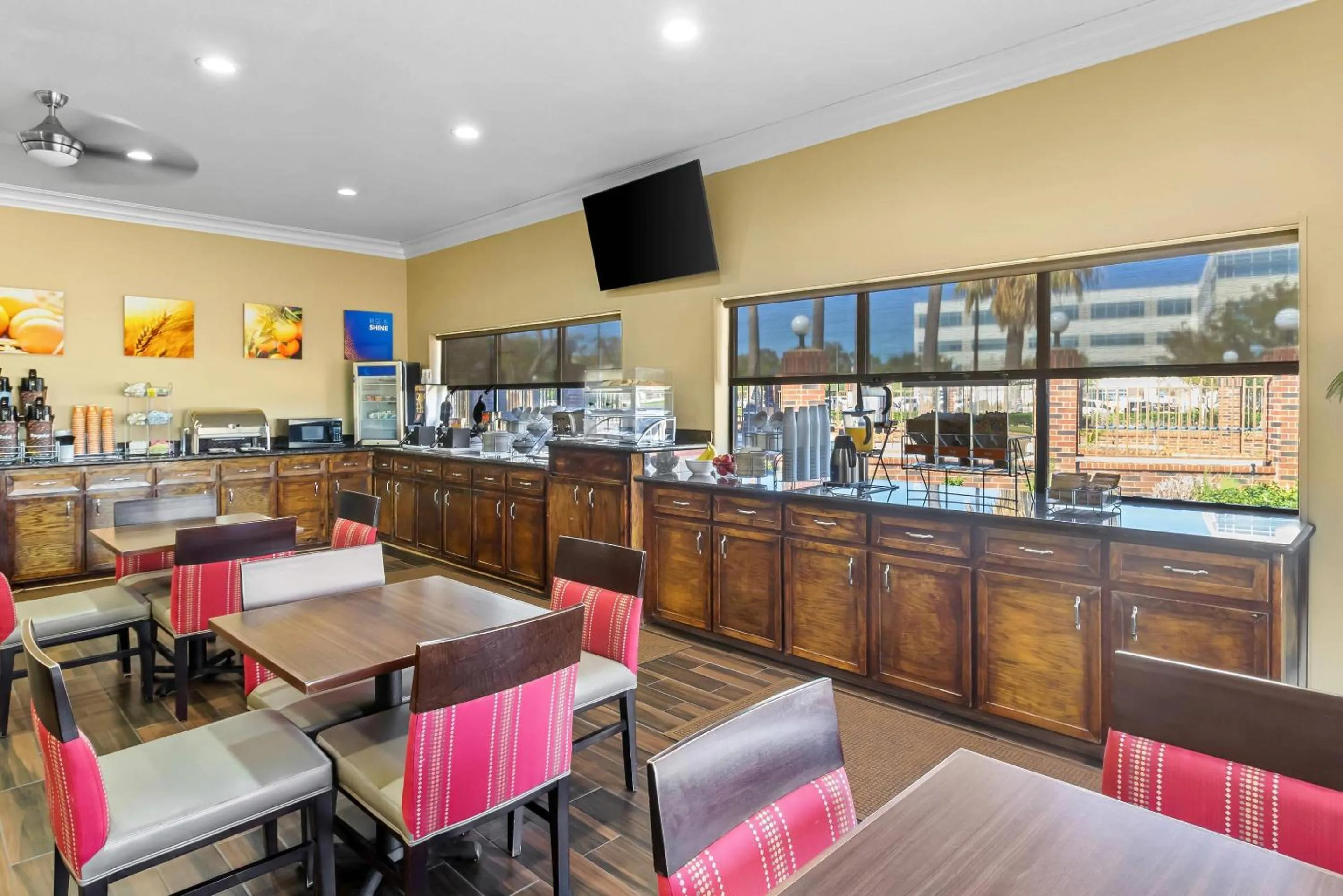 Breakfast in Comfort Suites Lake Jackson Clute