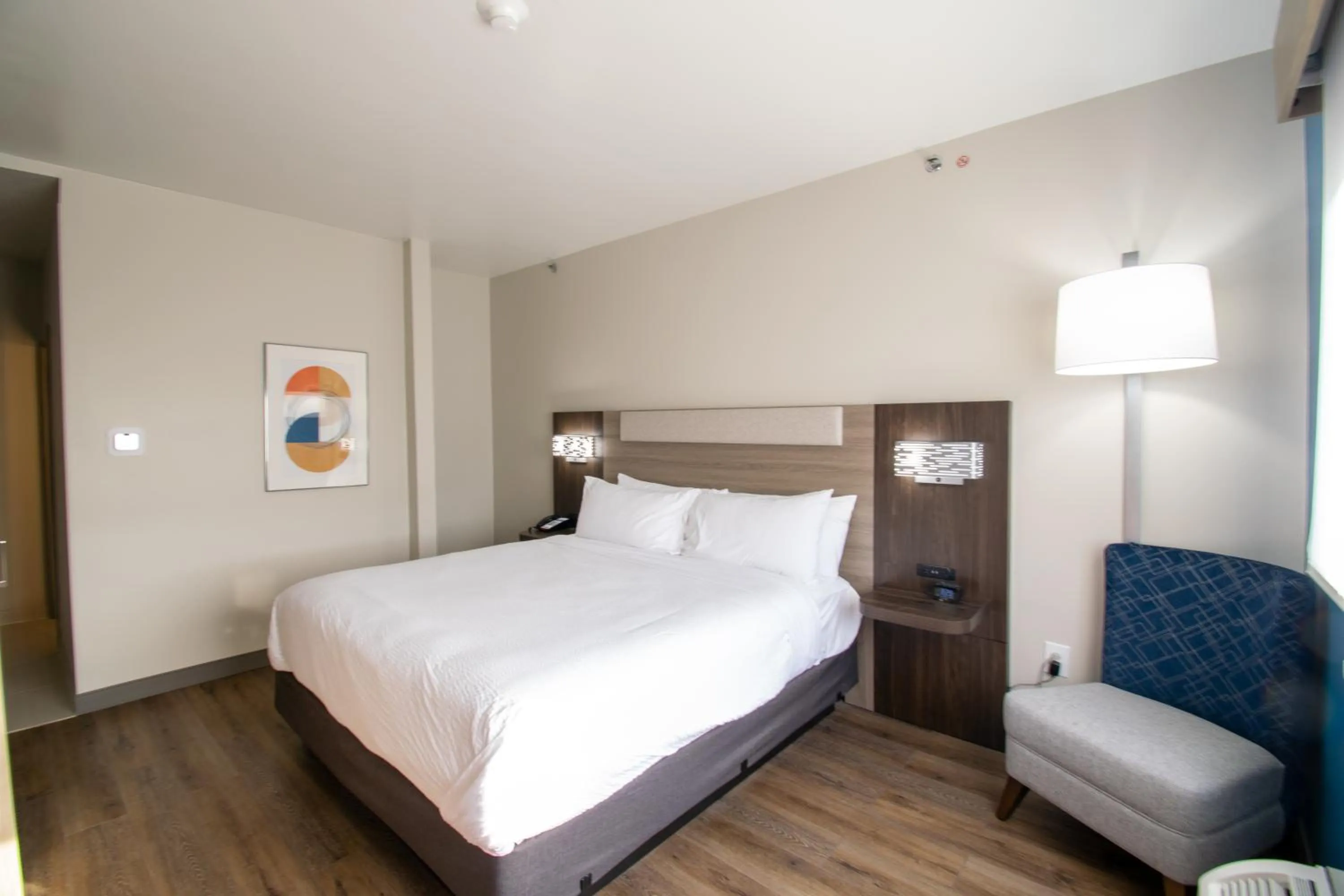 Bed in Holiday Inn Express & Suites Sulphur Springs by IHG