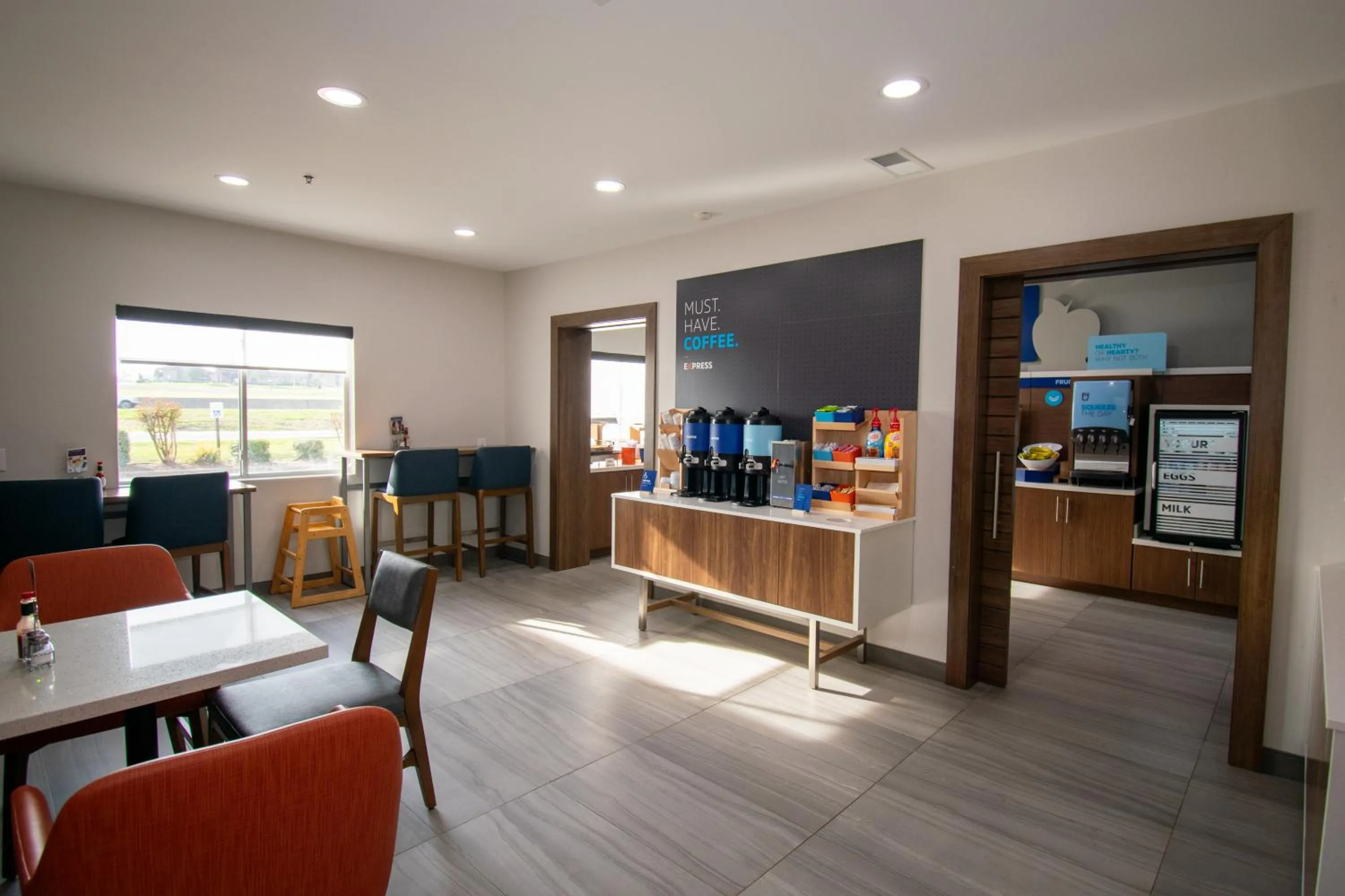 Coffee/tea facilities in Holiday Inn Express & Suites Sulphur Springs by IHG