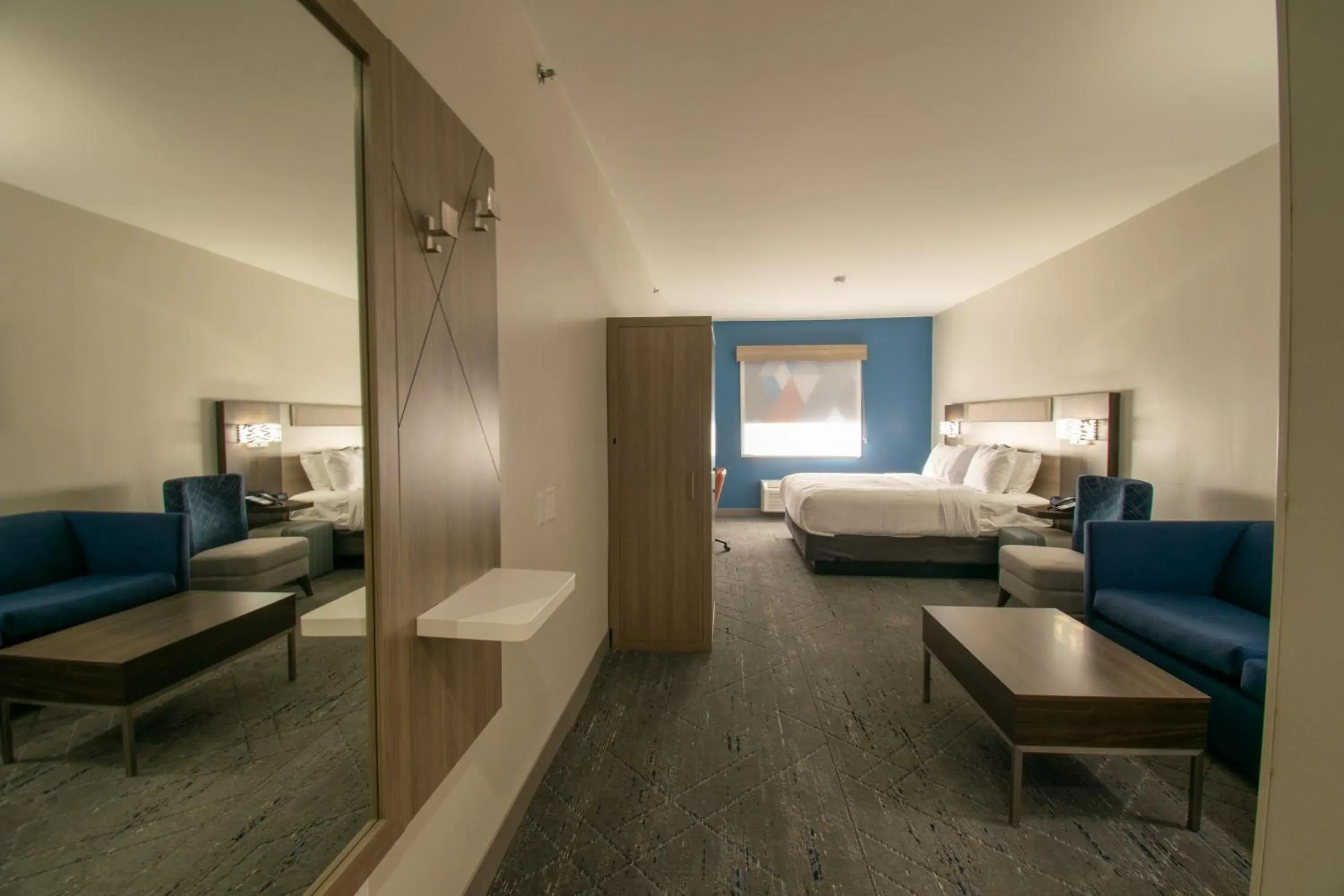 Photo of the whole room, Bed in Holiday Inn Express & Suites Sulphur Springs by IHG Photo of the whole room, Bed in Holiday Inn Express & Suites Sulphur Springs by IHG