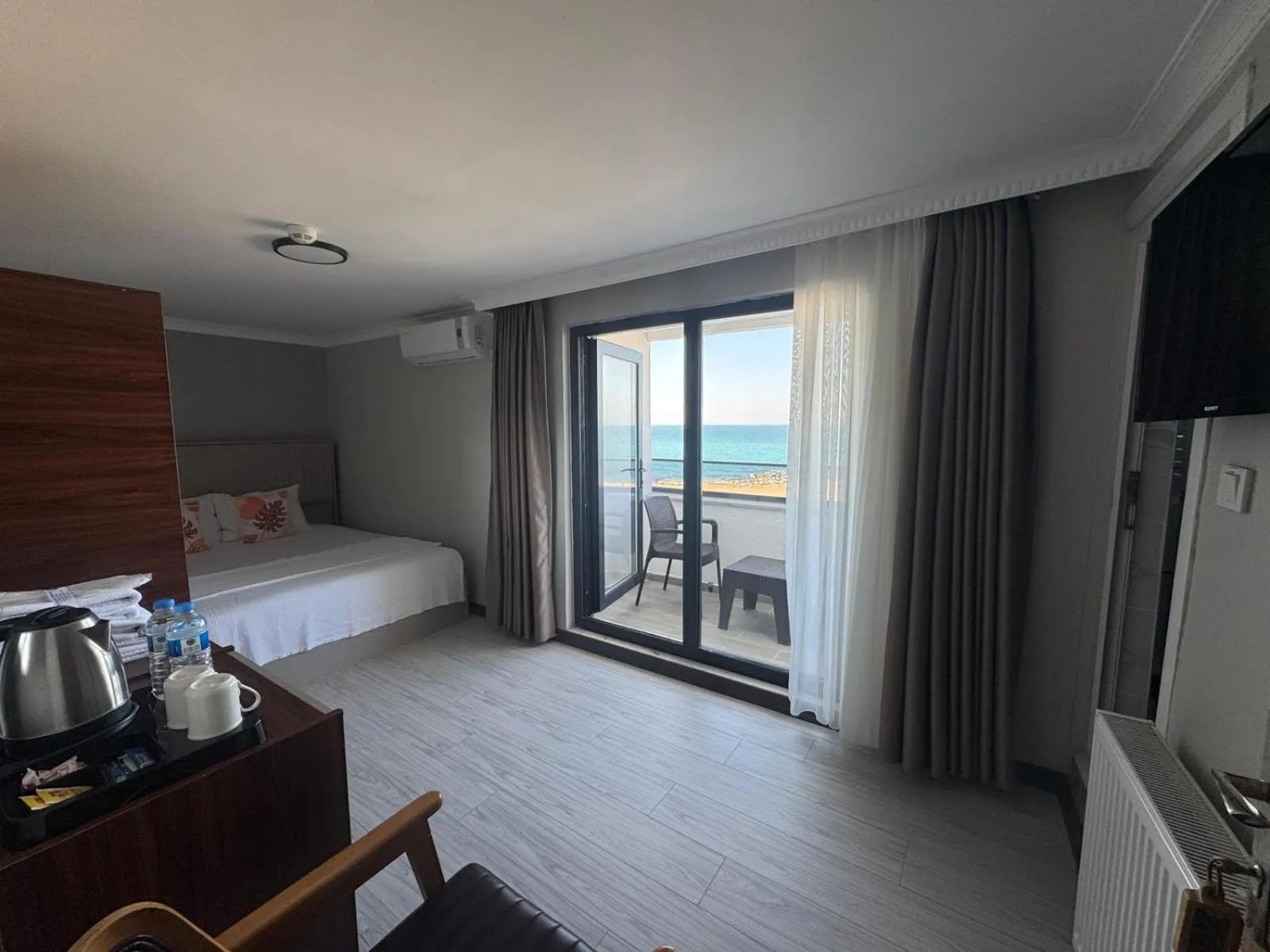 Communal lounge/ TV room in istanbul Airport Kumsal Otel