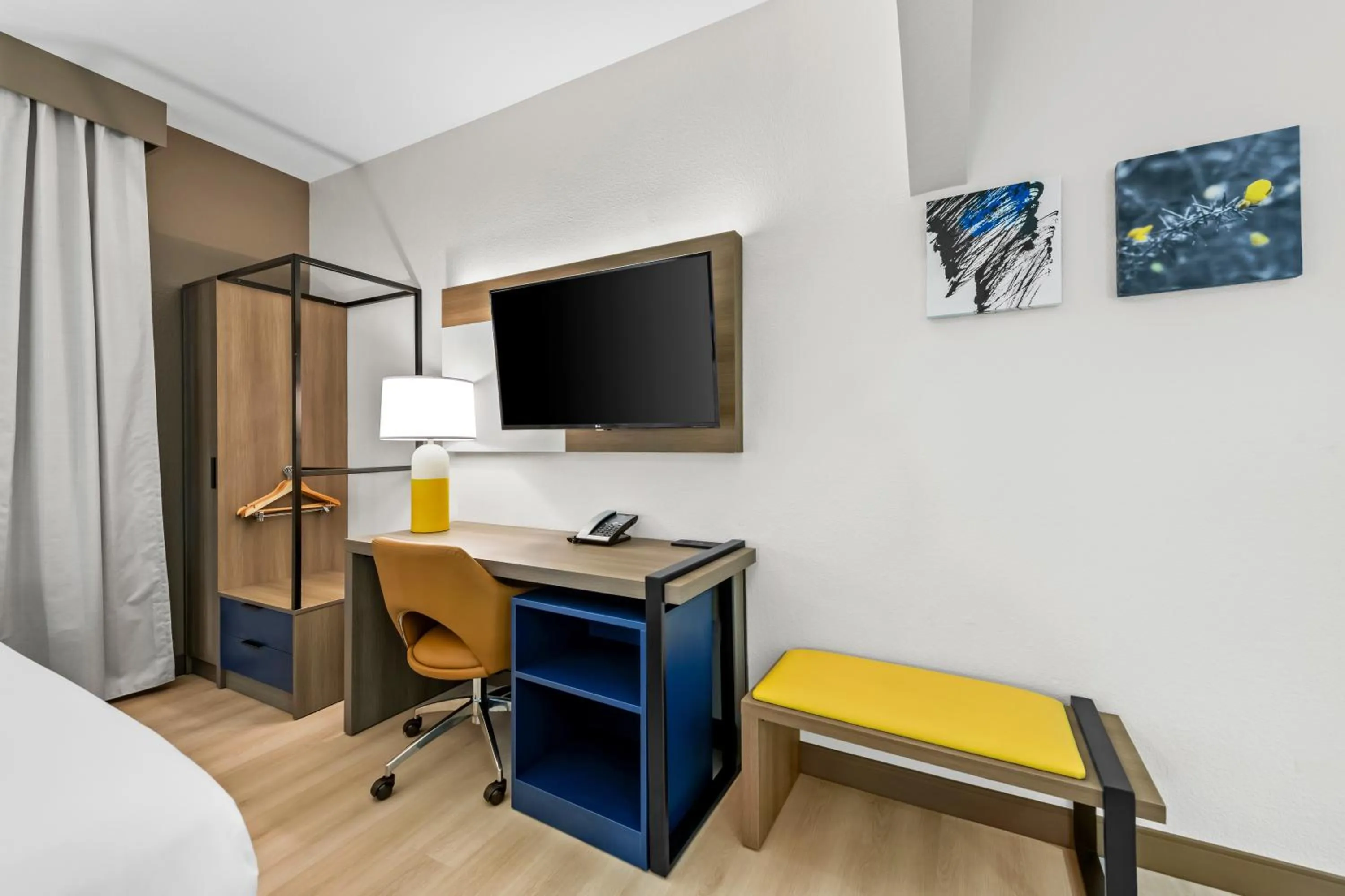 TV and multimedia, Bed in Comfort Suites Texarkana Texas